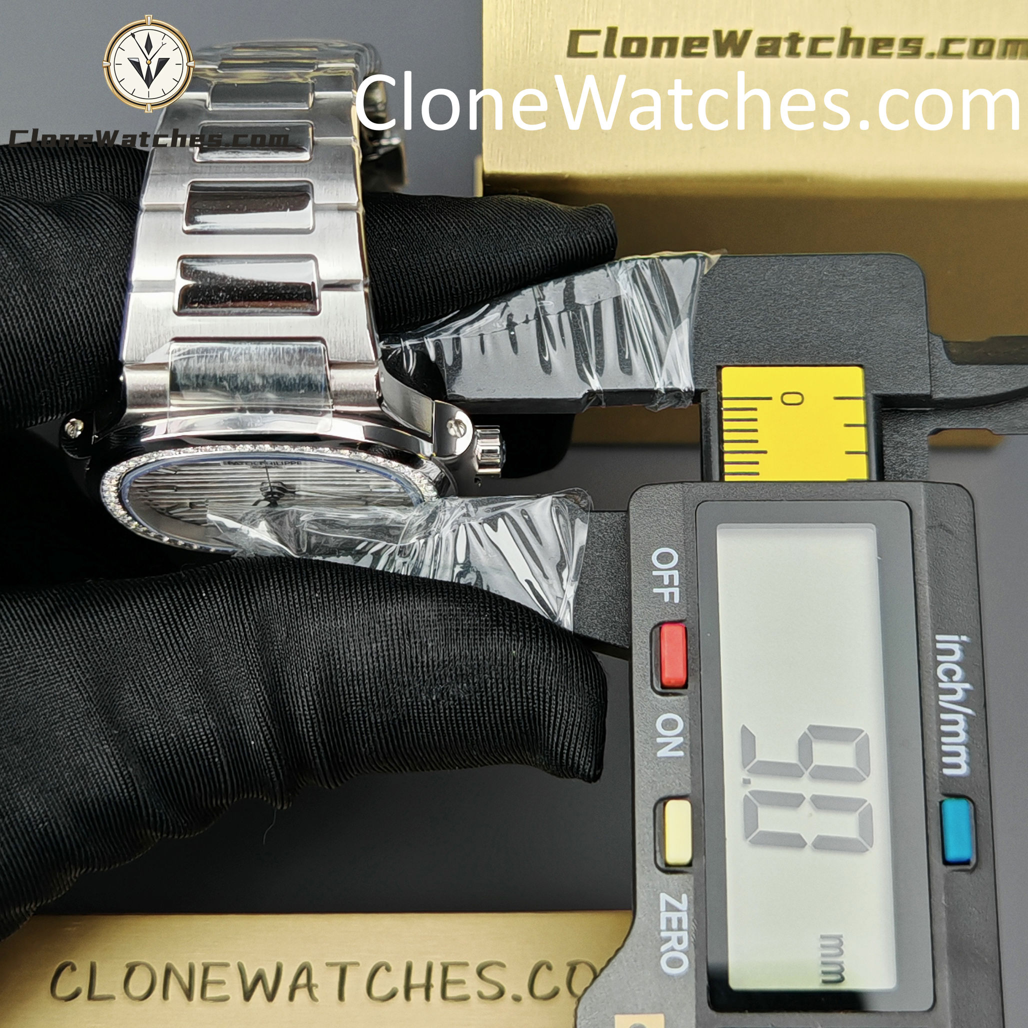 Patek Philippe Super Clone Watches 1:1 Nautilus White Dial Diamond Frame 7118/1200A-010 35.2 mm