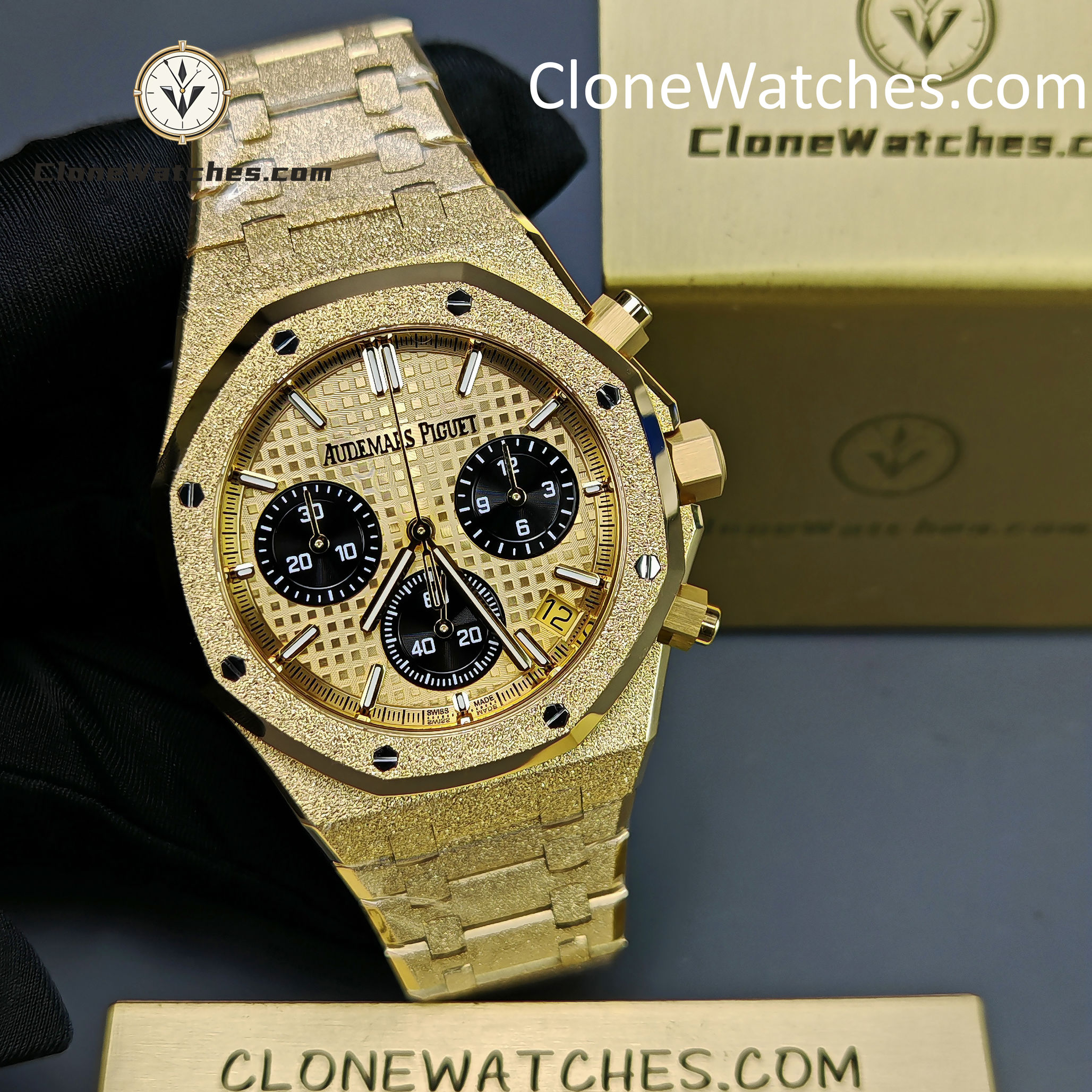 Audemars Piguet Super Clone Watches 1:1 Royal Oak Gold Dial 26240BA Selfwinding Chronograph