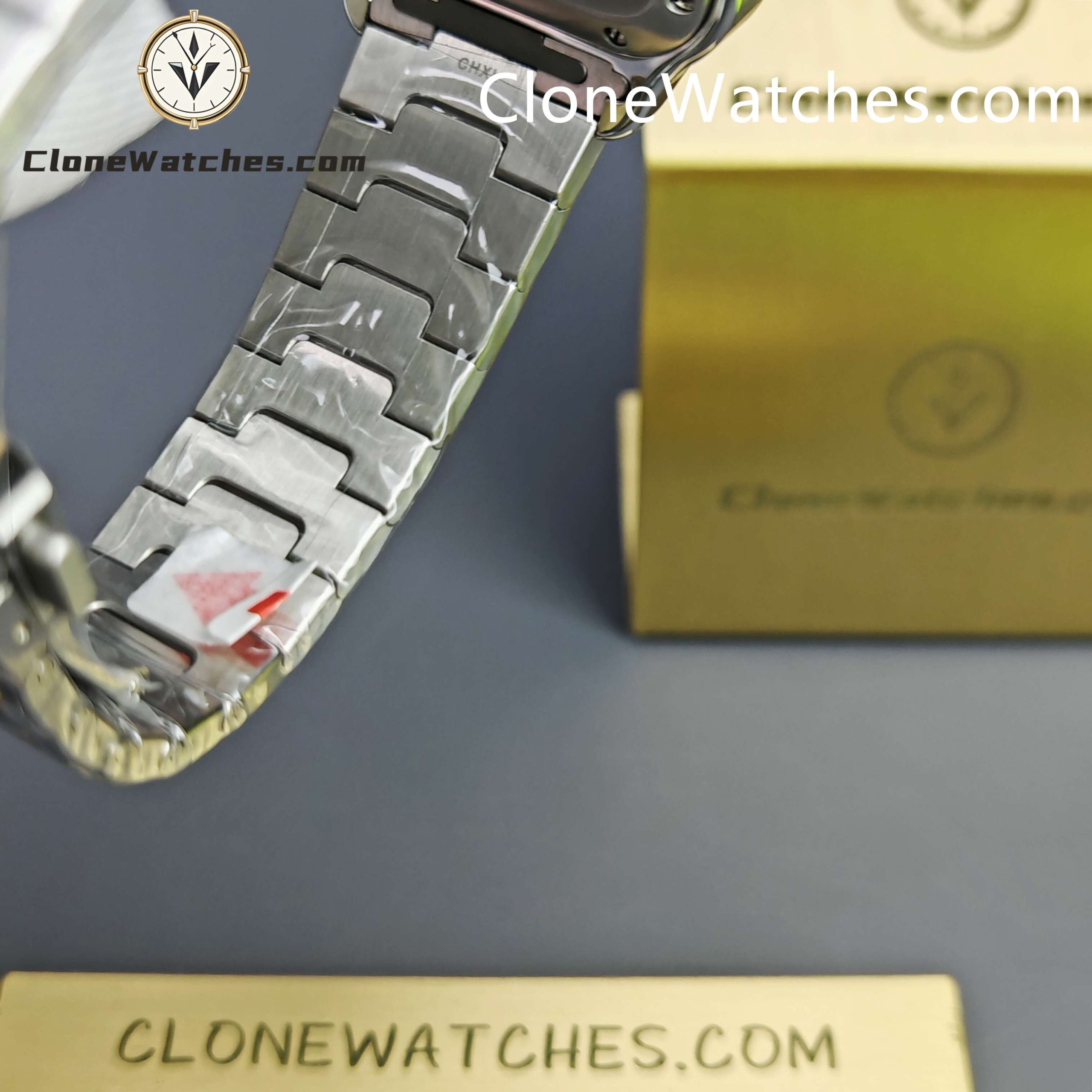 Cartier Super Clone Watches 1:1 Santos Series White Dial 18K gold plated 35.1MM W2SA0016