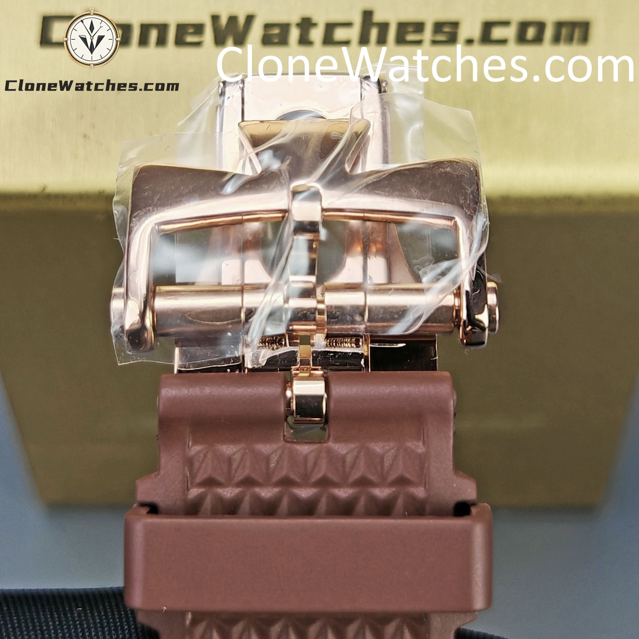 Vacheron Constantin Super Clone Watches 1:1 Overseas Rose Gold 4500V/000R-B127 White Dial