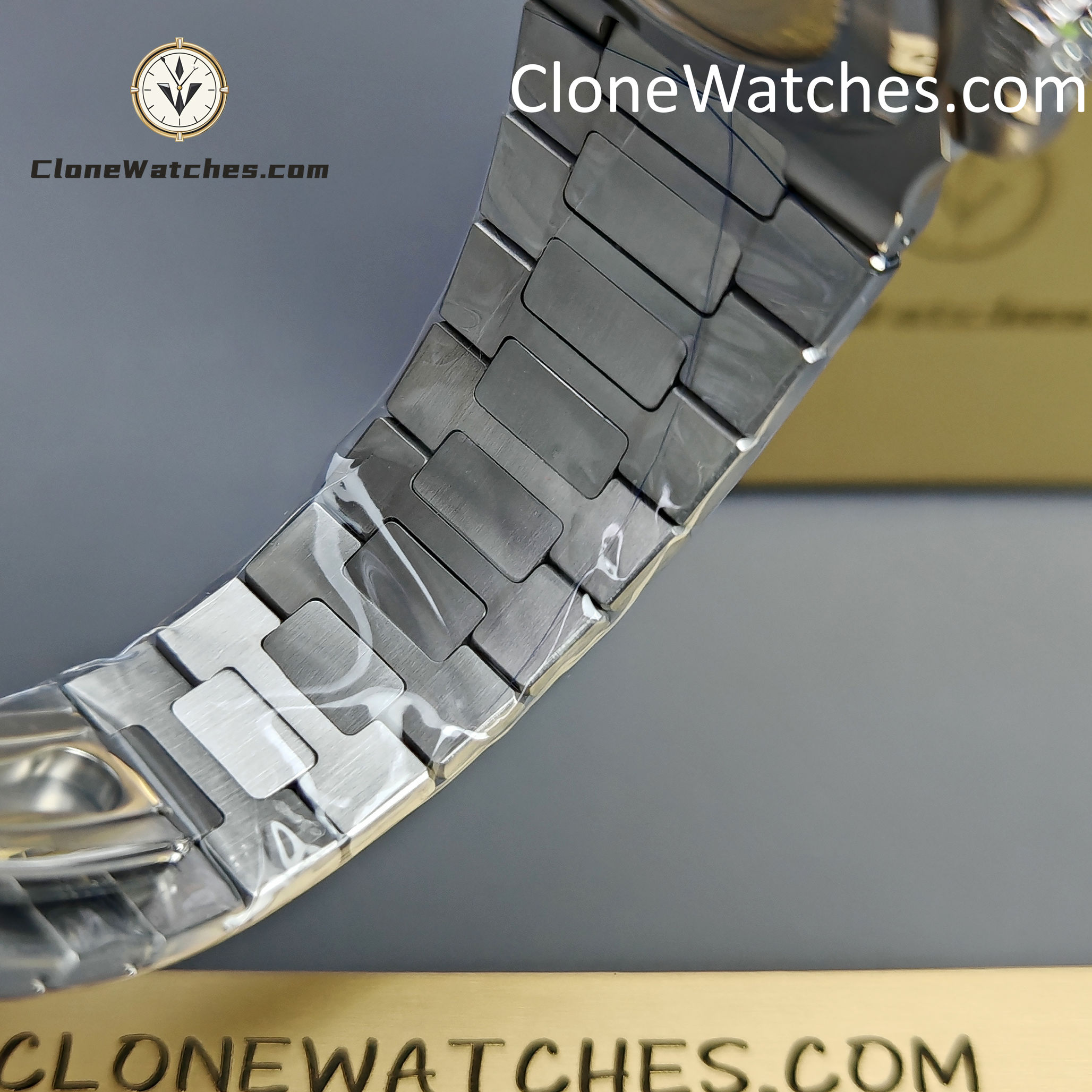 Patek Philippe Super Clone Watches 1:1 5711 Nautilus Dark blue Dial