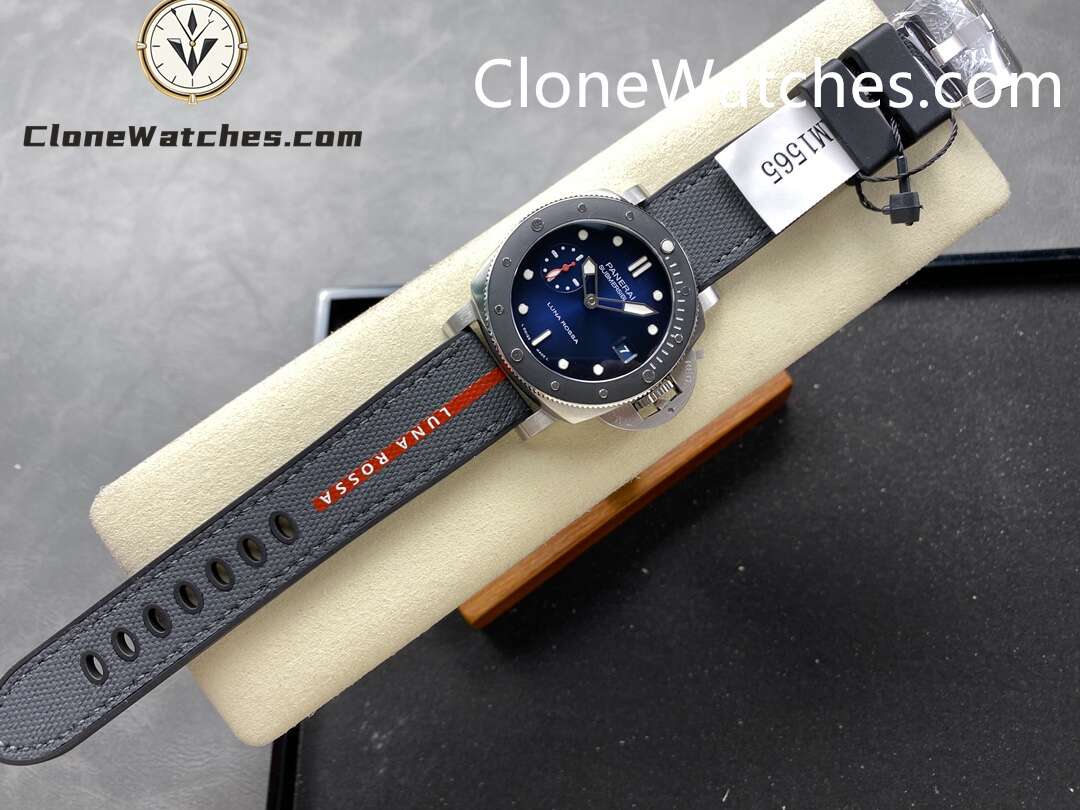 Panerai Super Clone Watches 1:1 Submersible Luna Rossa PAM01565 Blue Dial 42mm