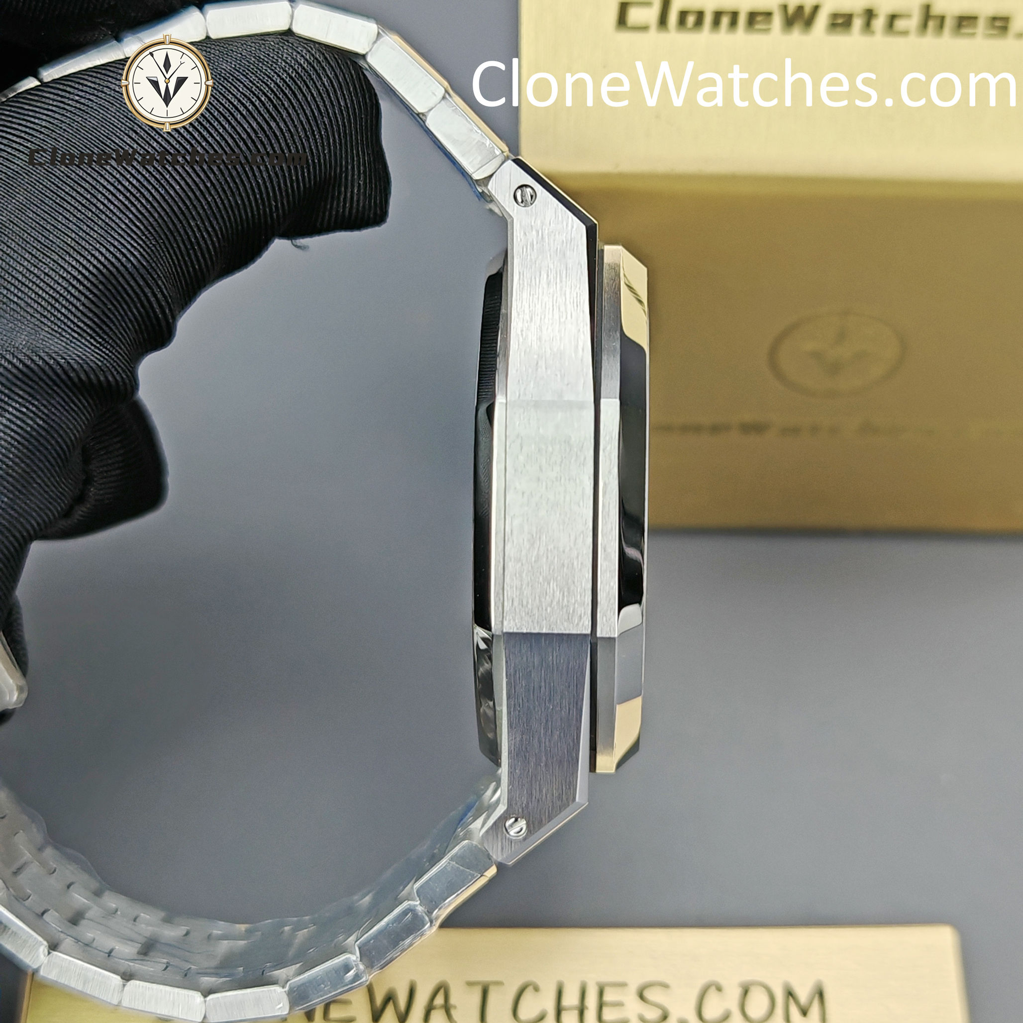Audemars Piguet Super Clone Watches 1:1 Royal Oak Green Dial 26240 Selfwinding Chronograph