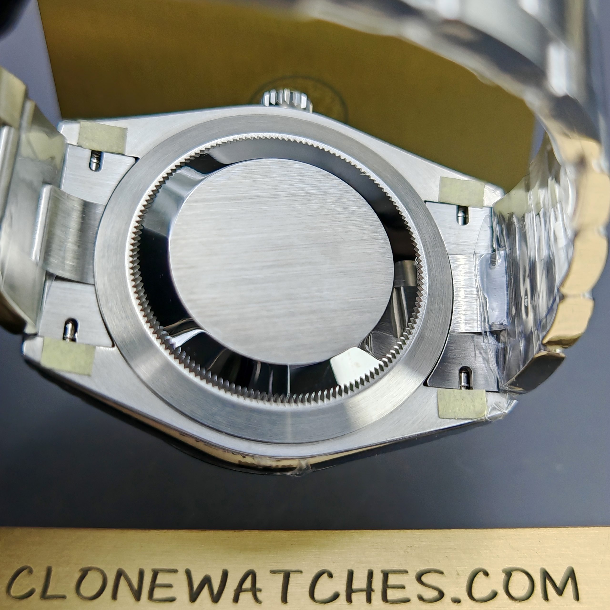 Rolex Super Clone Watches 1:1 Oyster Perpetual Red Dial 41mm M124300 3230 Movement
