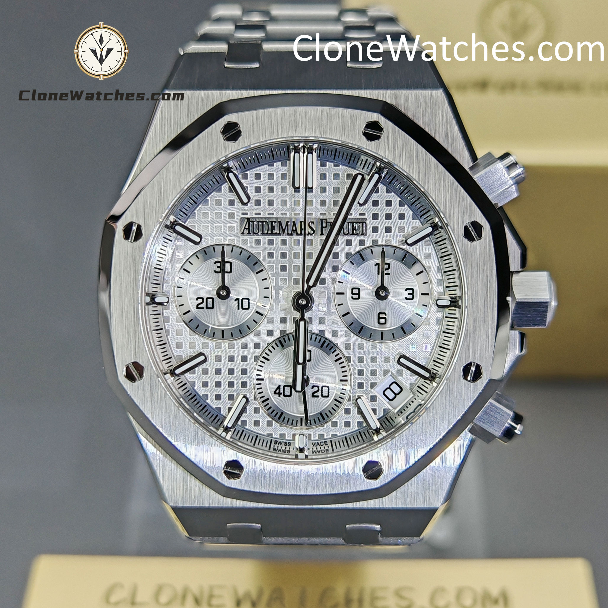 Audemars Piguet Super Clone Watches 1:1 Royal Oak White Dial 26240 Selfwinding Chronograph