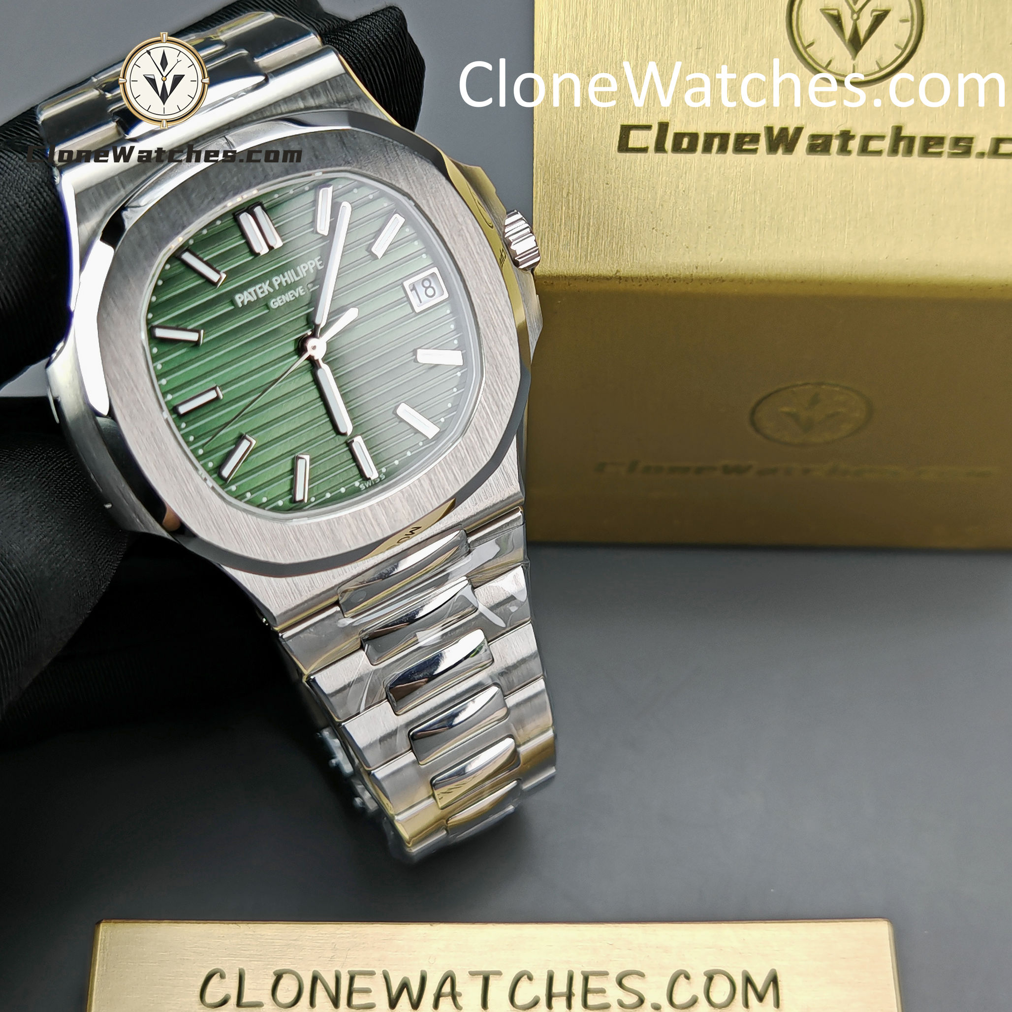 Patek Philippe Super Clone Watches 1:1 Nautilus 5711 Green Dial