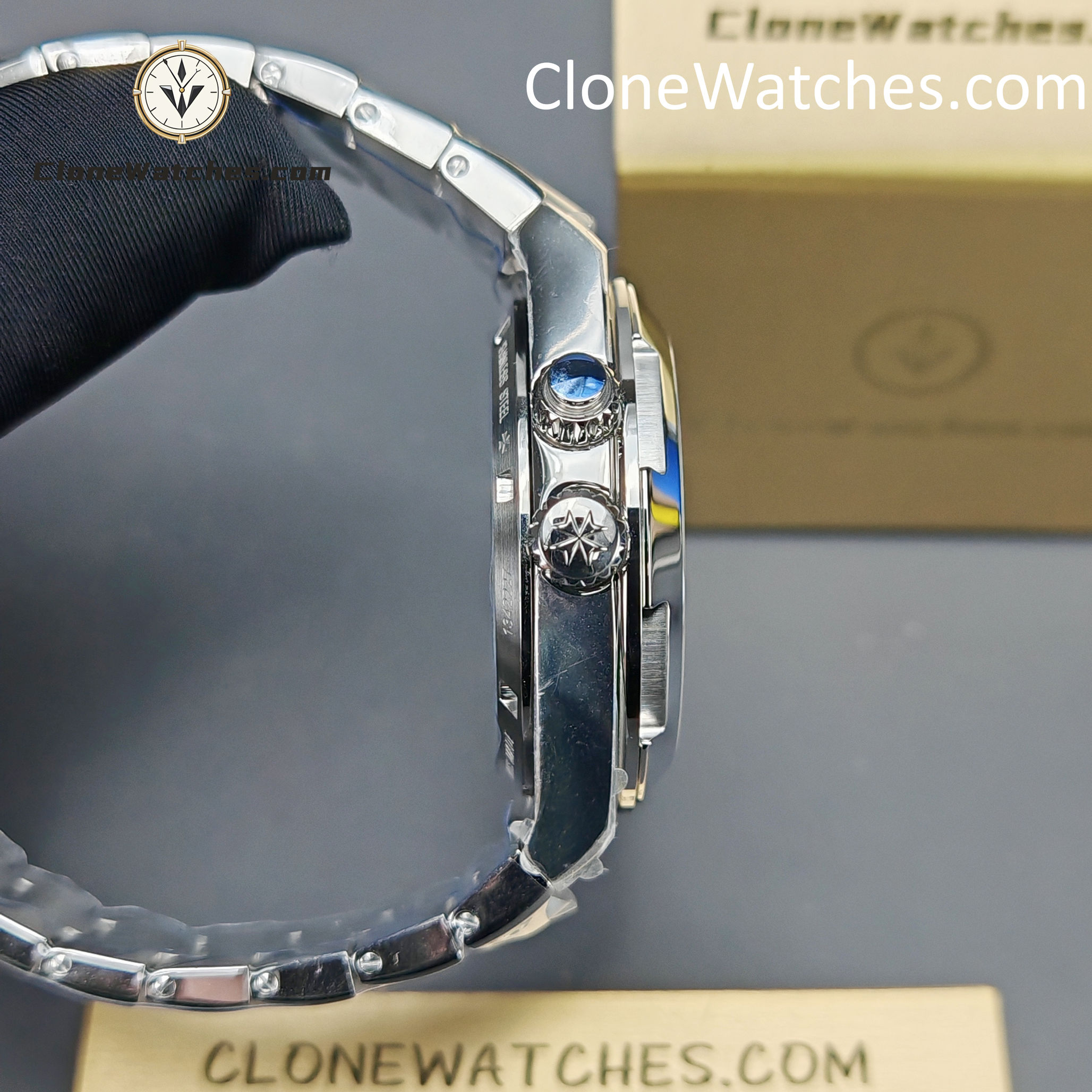 Vacheron Constantin Super Clone Watches 1:1 Overseas Dual Time 7920V/210A-B334 Blue Dial