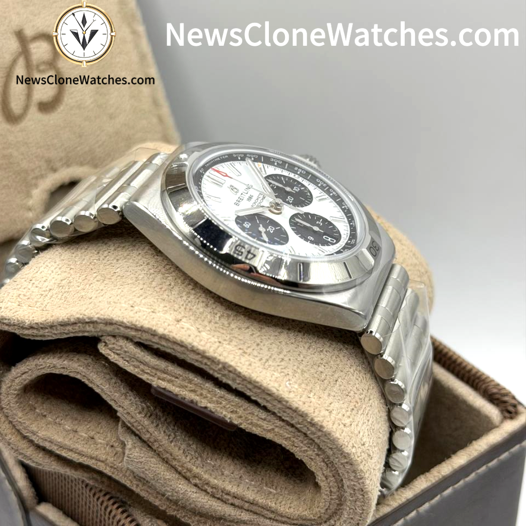Breitling Chronomat AB0158101A1A1
