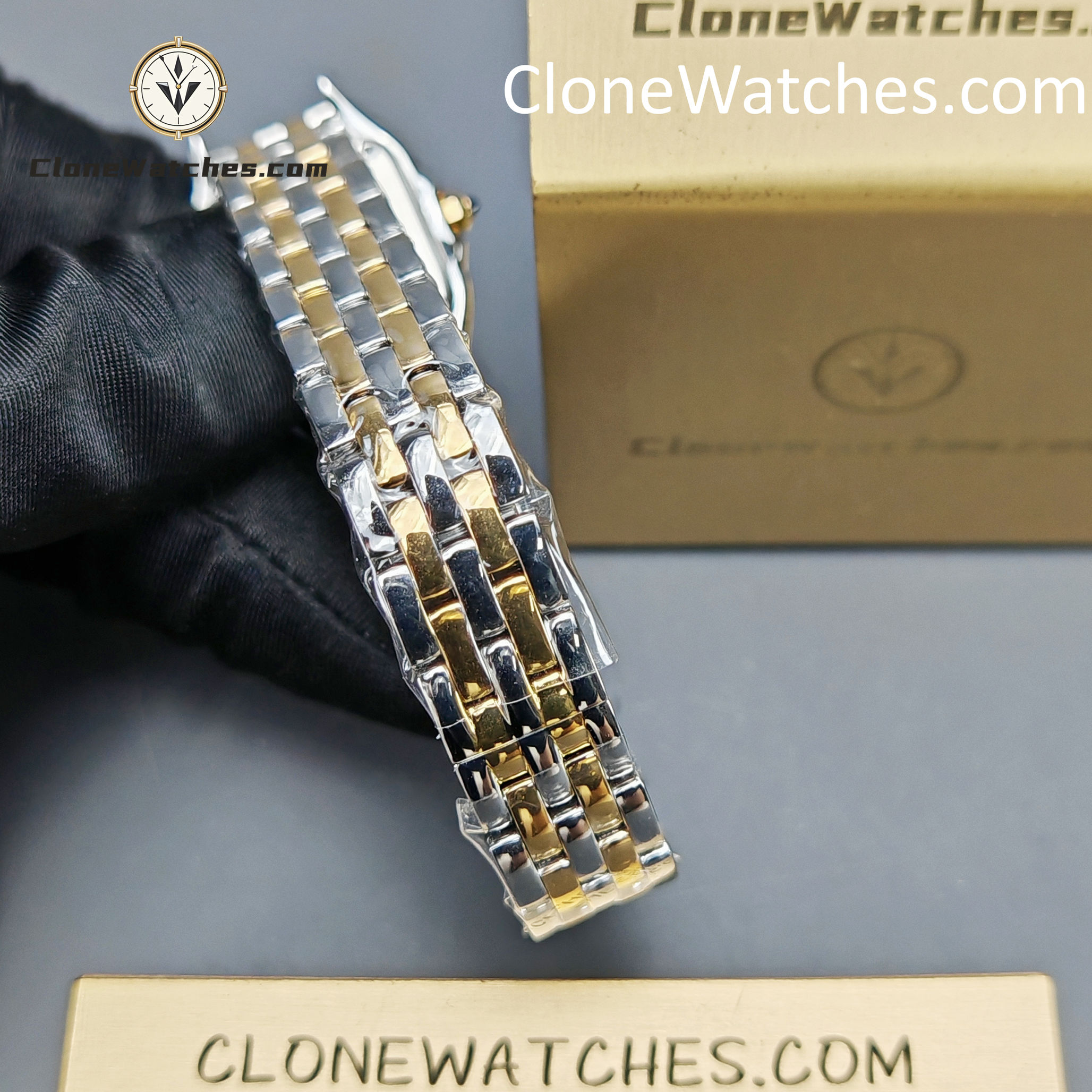 Cartier Super Clone Watches 1:1 PANTHÈRE DE CARTIER White Dial 22mm x30mm W2PN0013