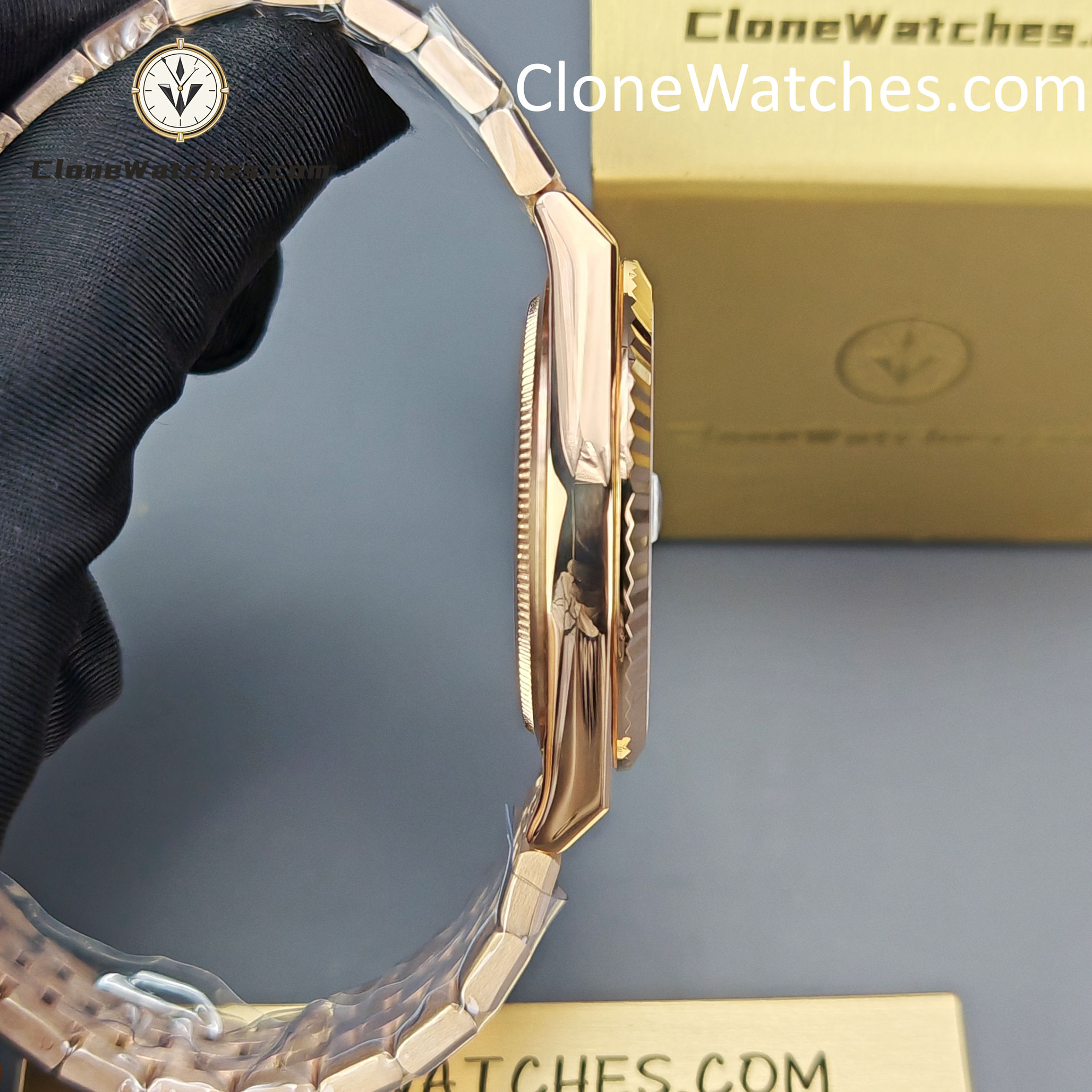 Rolex Super Clone Watches 1:1 Land-Dweller M127335-0001 White Dial Rose Gold 7135 Movement 40mm