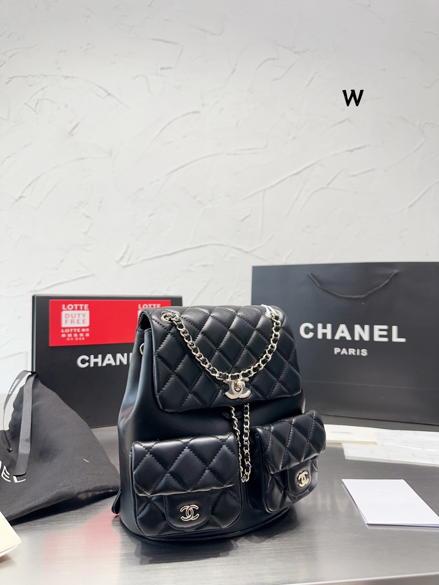 Chanel duma 23A classic black bag size 23 cm