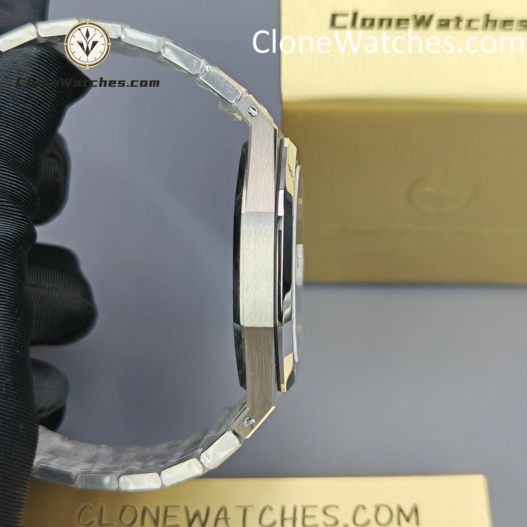 Audemars Piguet Super Clone Watches 1:1 Royal Oak “Jumbo” 15202IP Blue Dial