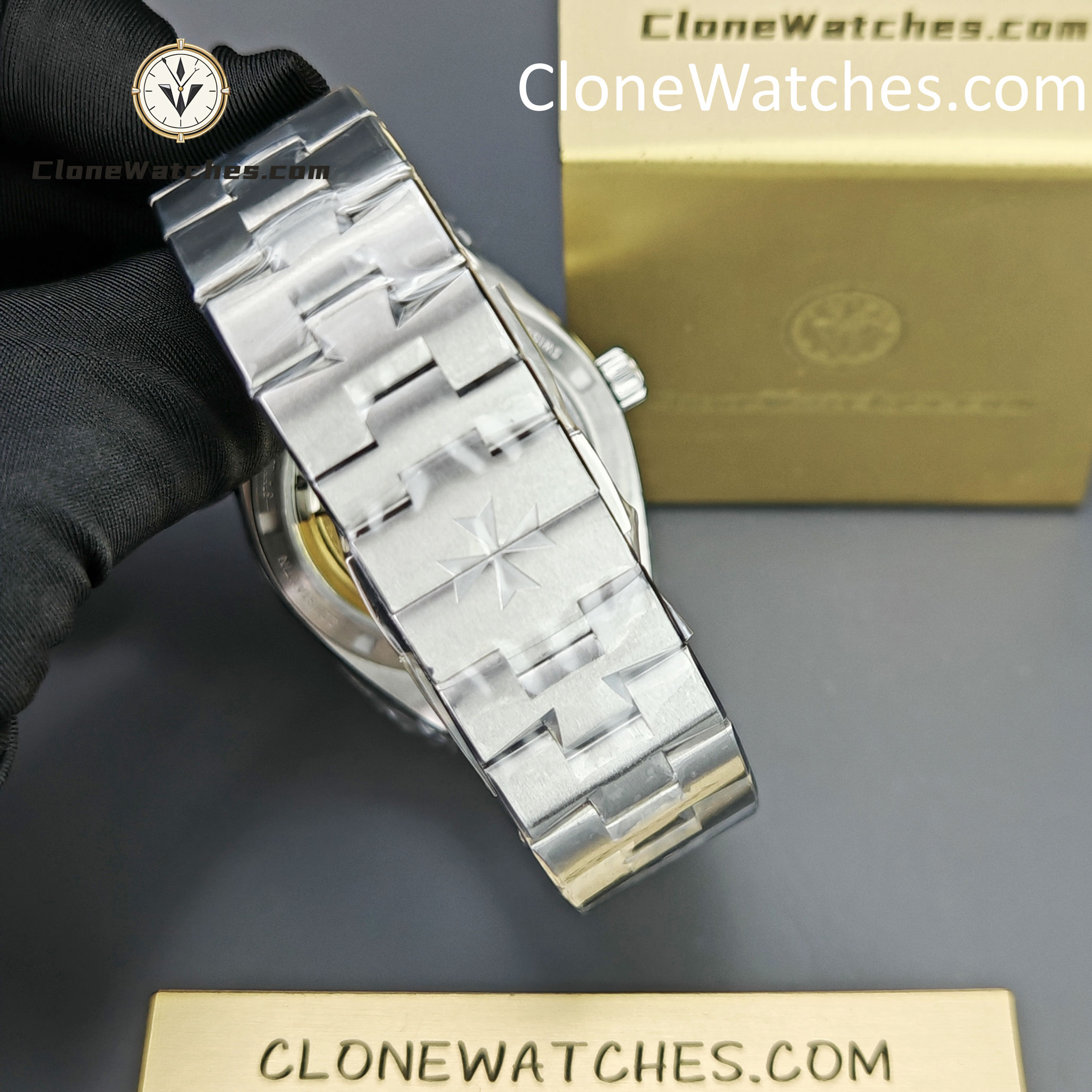 Vacheron Constantin Super Clone Watches 1:1 Overseas 4500V/110A-B146 Coffee Dial