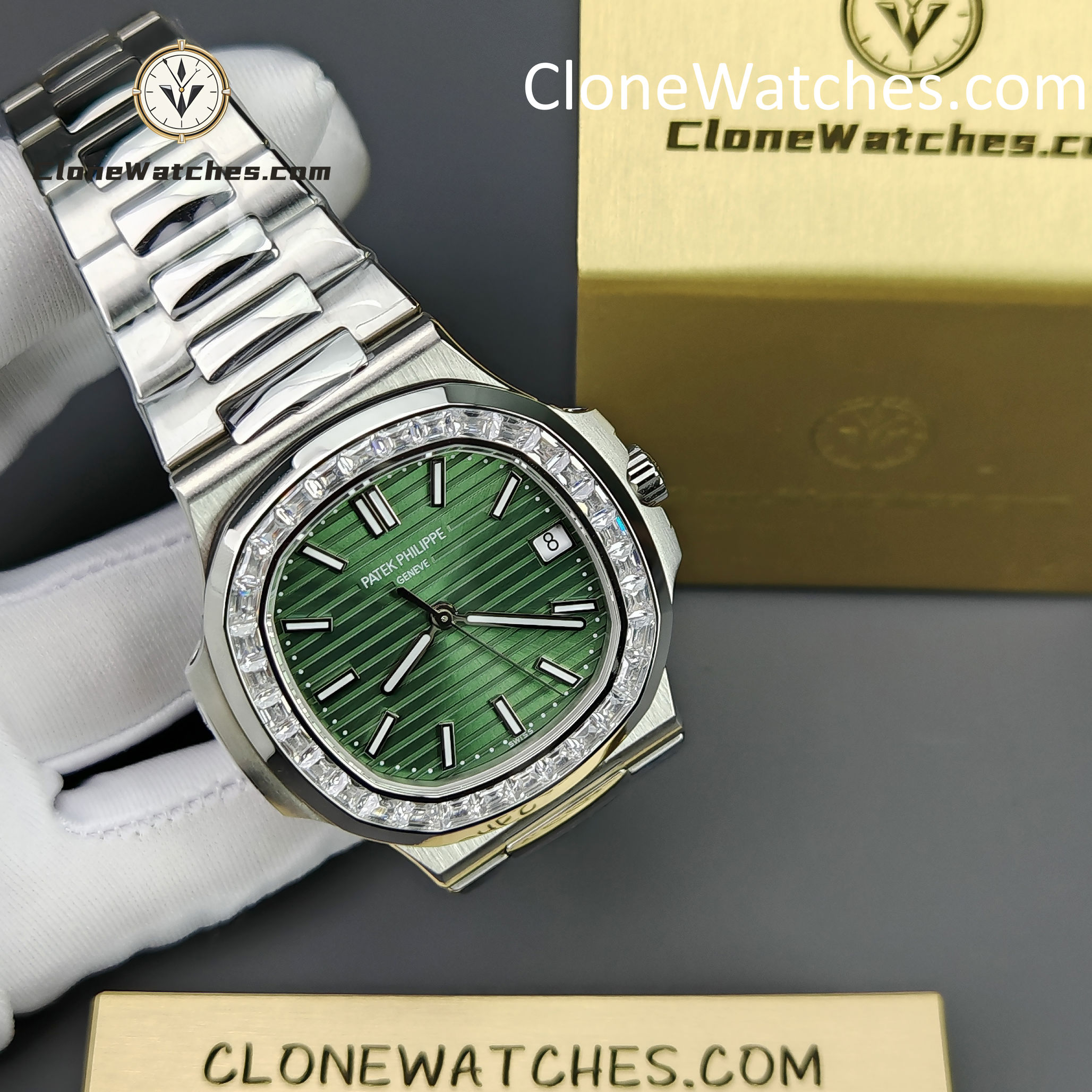 Patek Philippe Super Clone Watches 1:1 Nautilus 5711 Green Dial Diamond Bezel