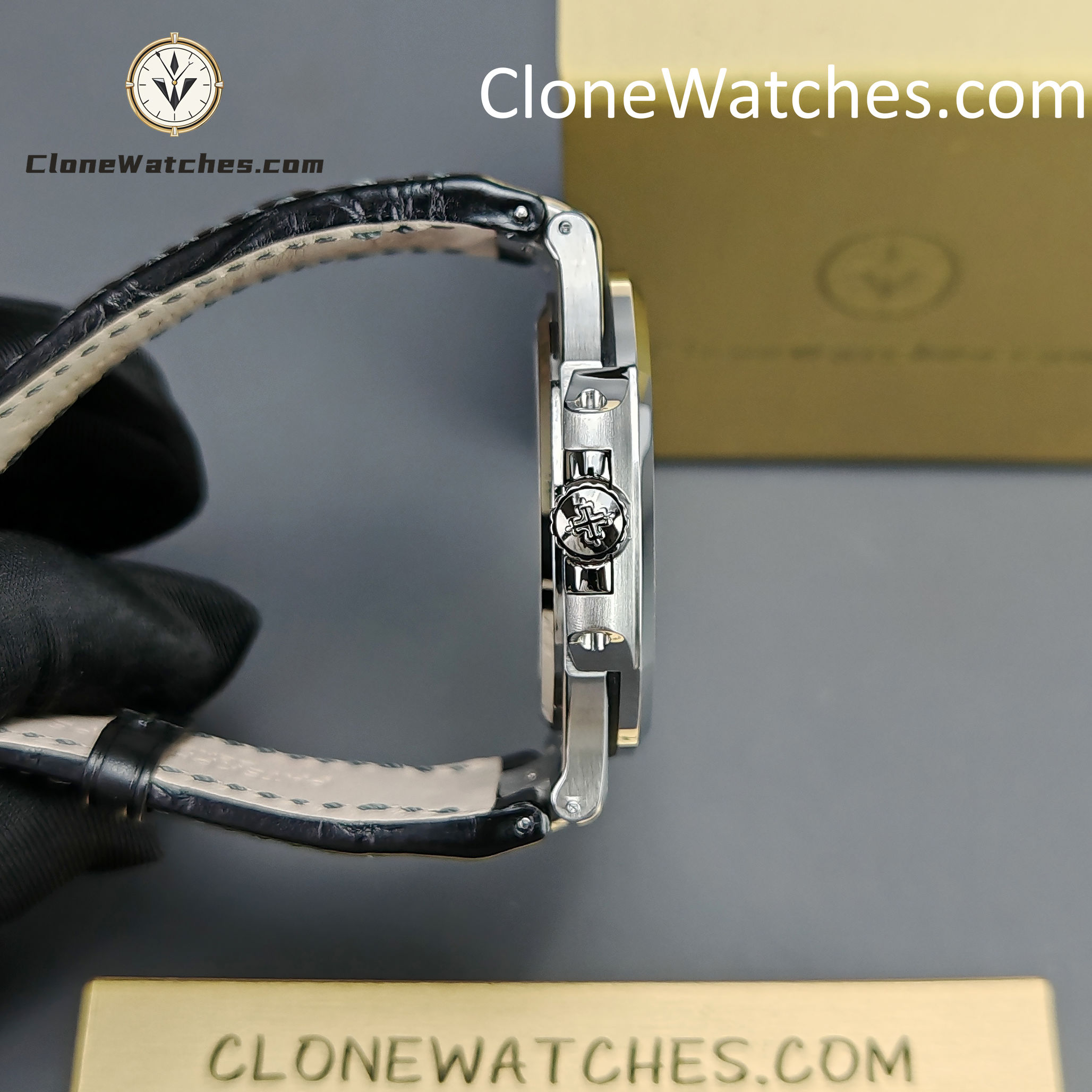 Patek Philippe Super Clone Watches 1:1 Nautilus 5711 Green Dial Black Leather Strap