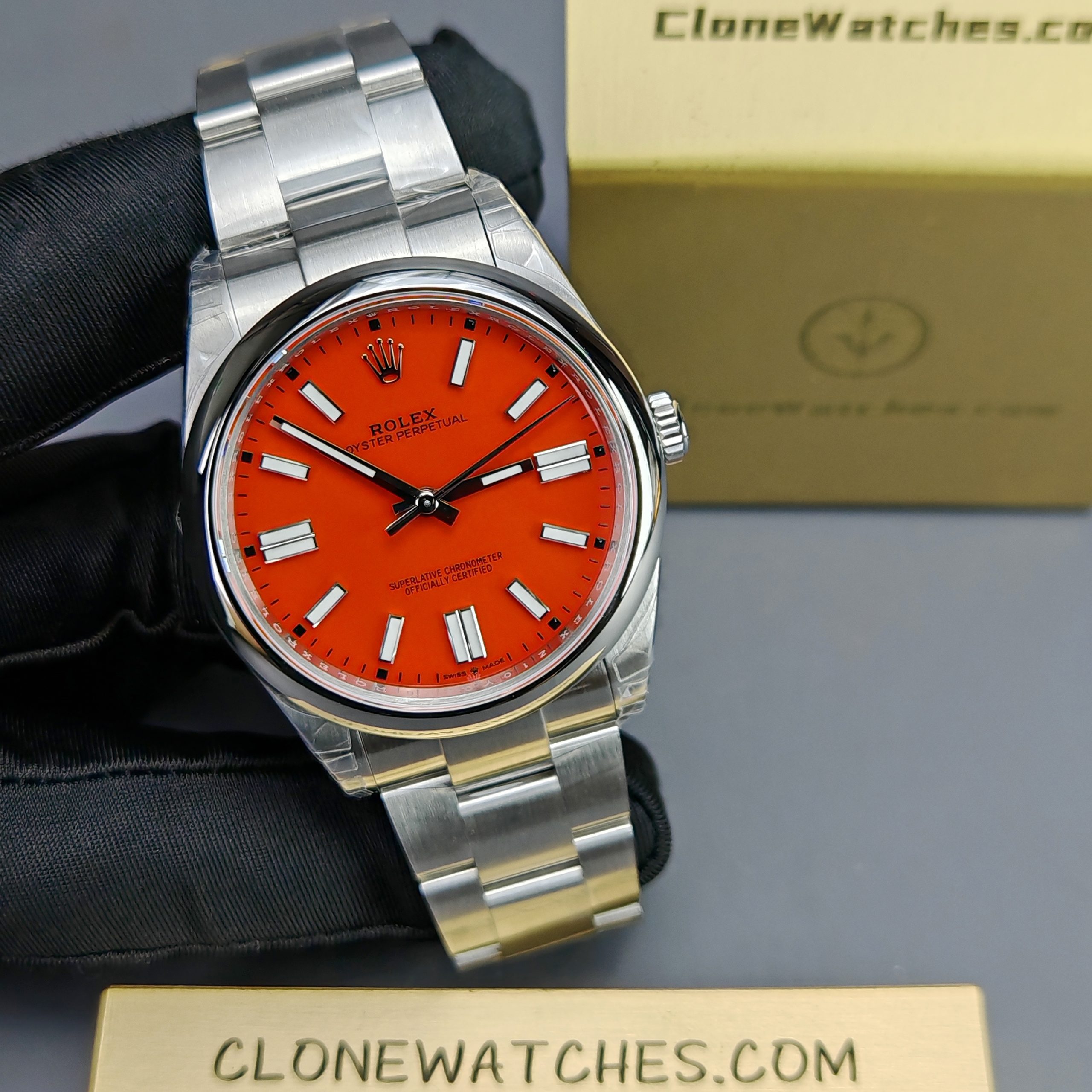 Rolex Super Clone Watches 1:1 Oyster Perpetual Red Dial 41mm M124300 3230 Movement