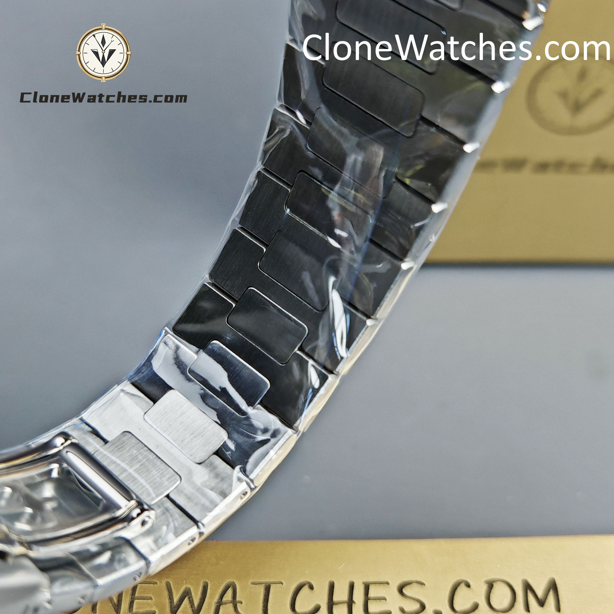 Patek Philippe Super Clone Watches 1:1 5811 Nautilus New Clasp