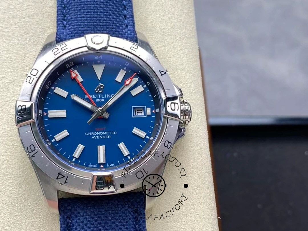 Breitling Avenger Automatic GMT A32320101C1X1 44mm Replica