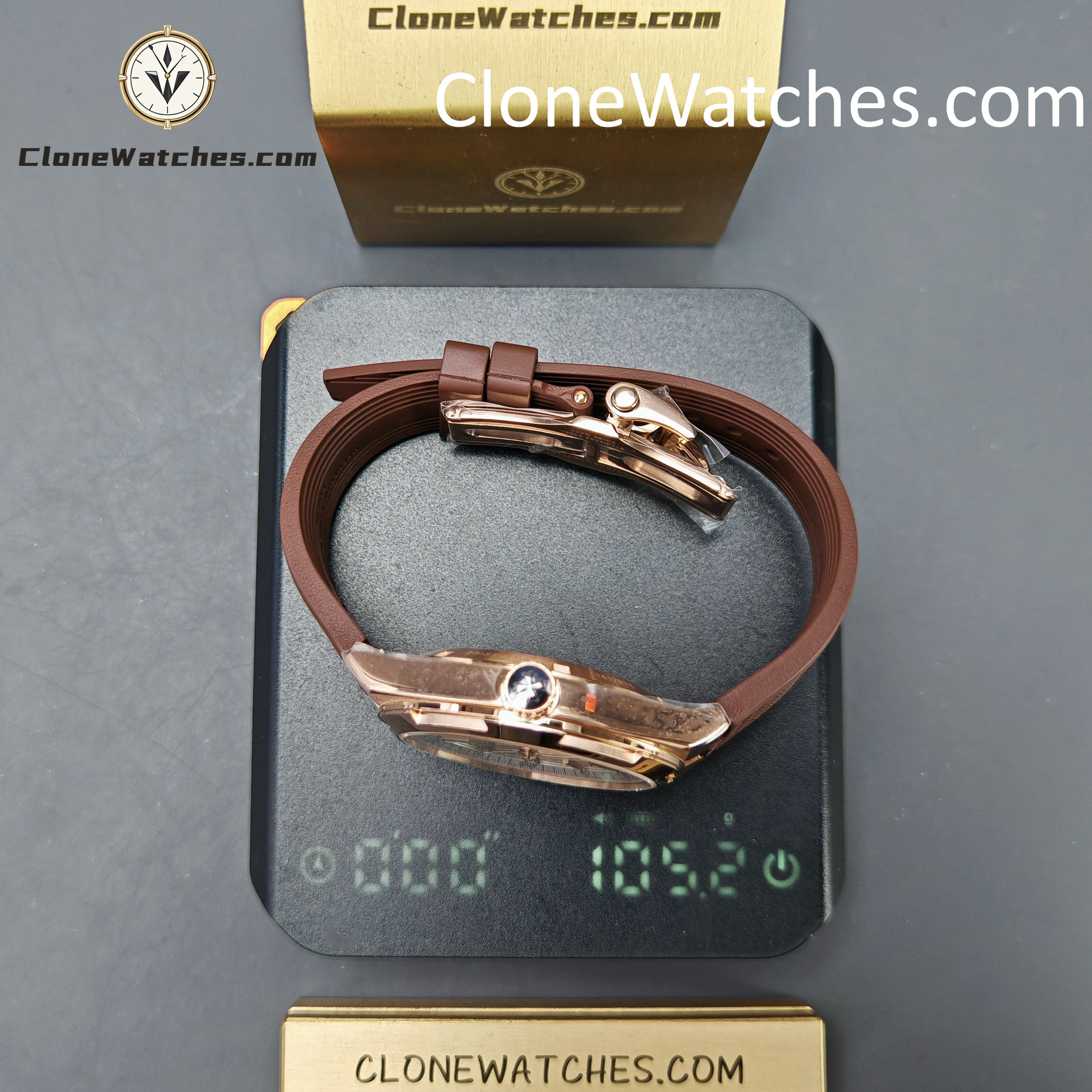 Vacheron Constantin Super Clone Watches 1:1 Overseas Rose Gold 4500V/000R-B127 White Dial
