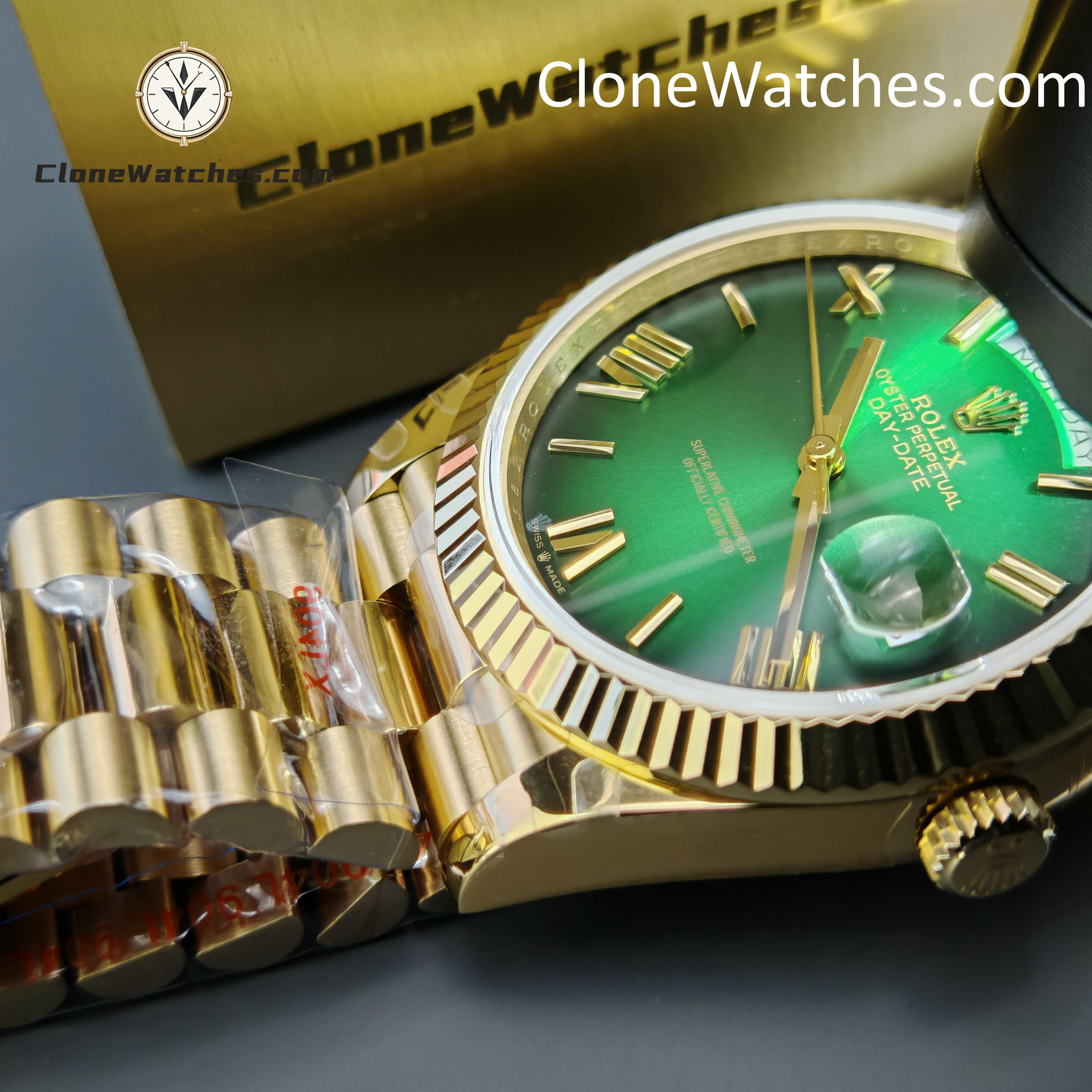 Rolex Super Clone Watches 1:1 Day Date 18K Gold Gradient Green Roman Dial 36mm m128238-0118 3255 Movement