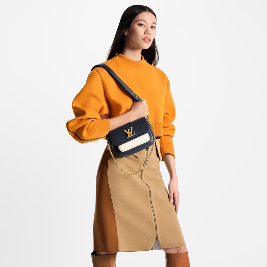 Louis Vuitton M21084 LockMe Tender