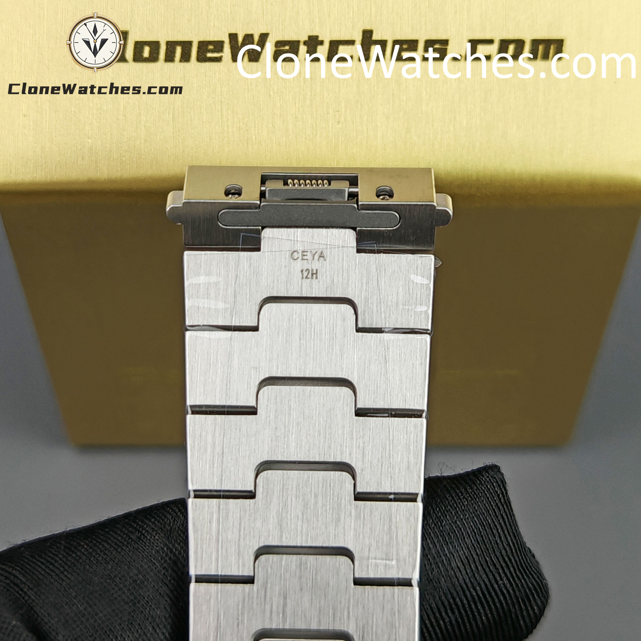 Cartier Super Clone Watches 1:1 Santos Series White Dial 39.8MM WSSA0009