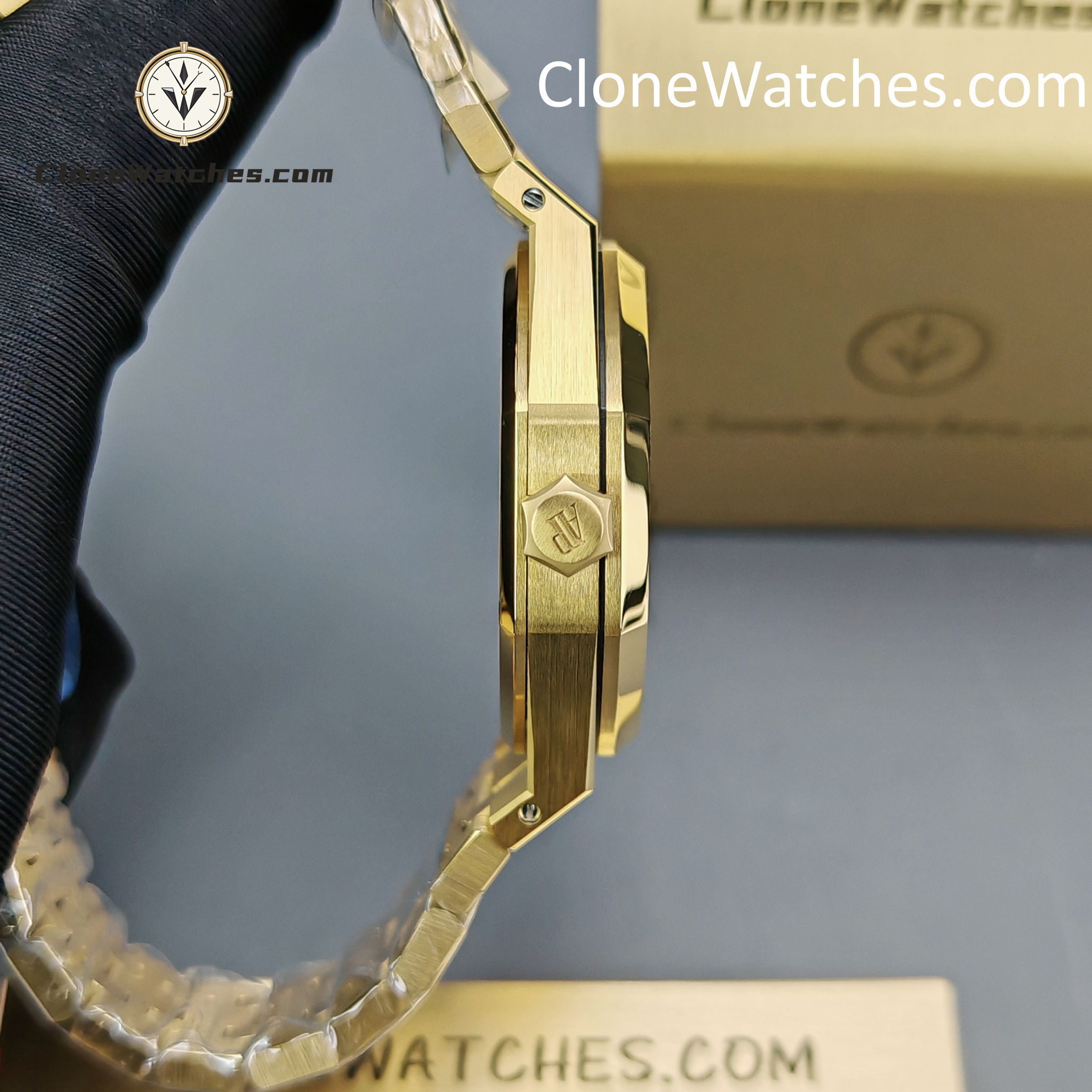 Audemars Piguet Super Clone Watches 1:1 Royal Oak 18K Gold 15450BA Blue Dial 37MM