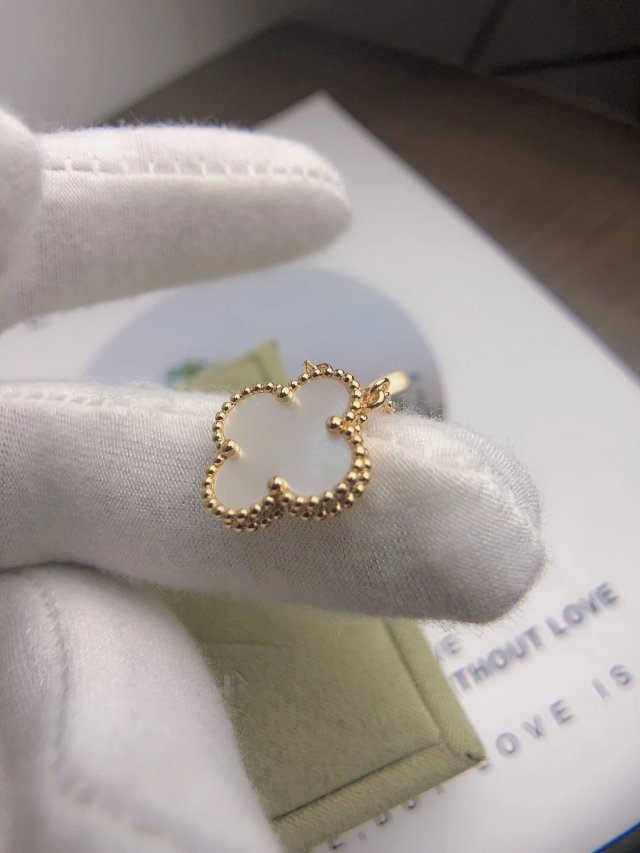 Vintage Alhambra  pendant