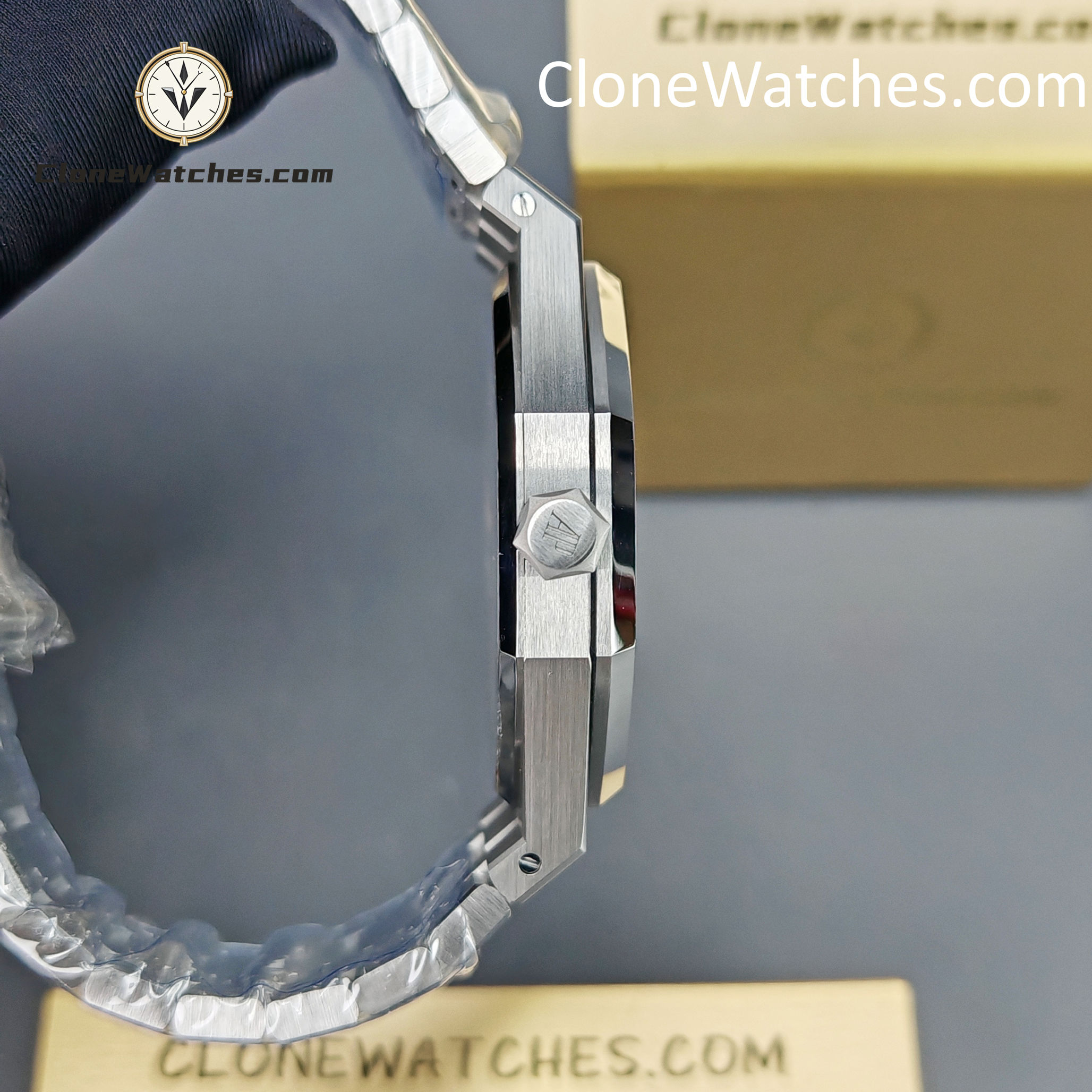 Audemars Piguet Super Clone Watches 1:1 Royal Oak 15400 Black Dial