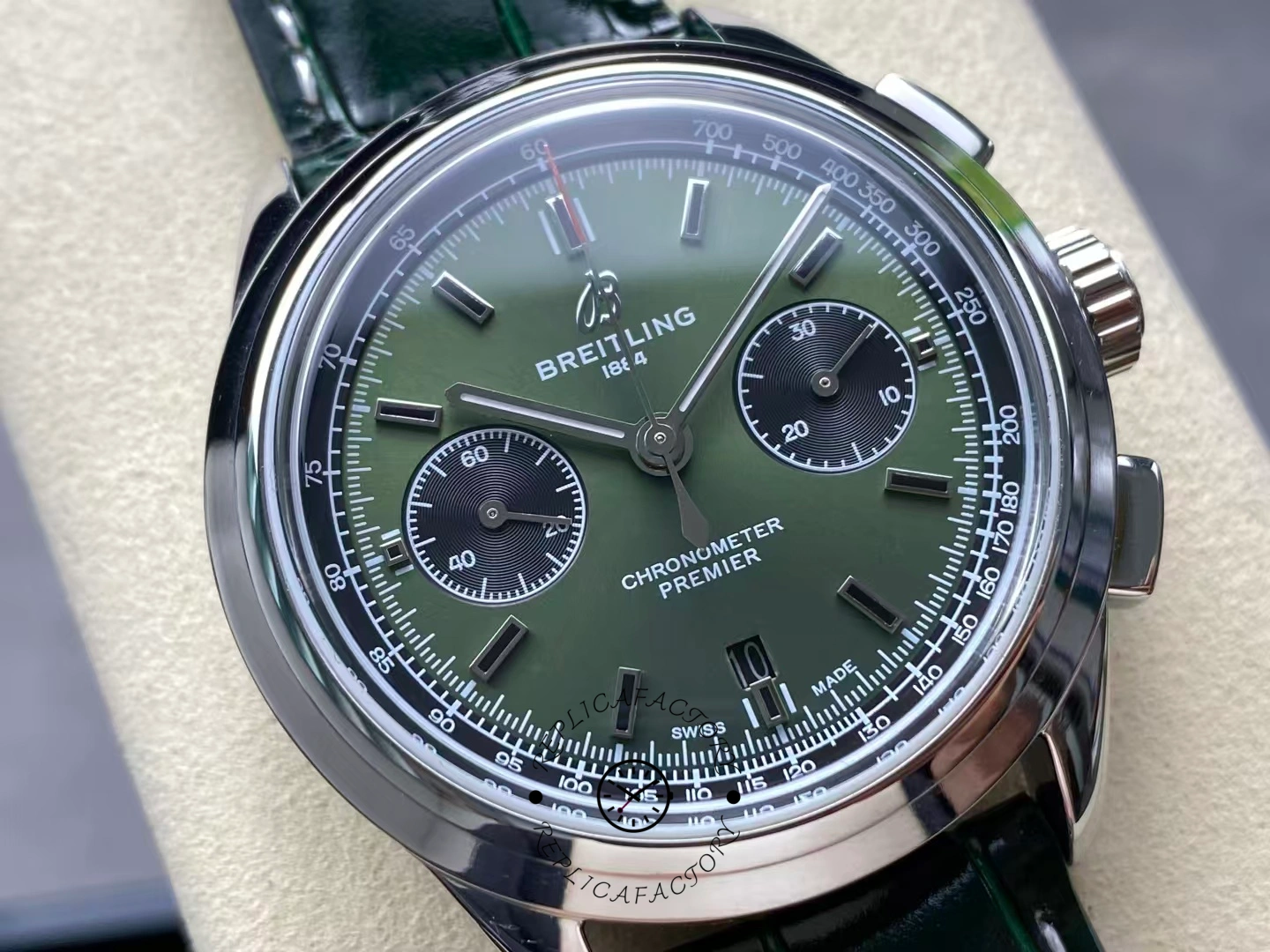Breitling Premier B01 Chronograph 42 Bentley British Racing Green AB0118A11L1X1 Replica Watch