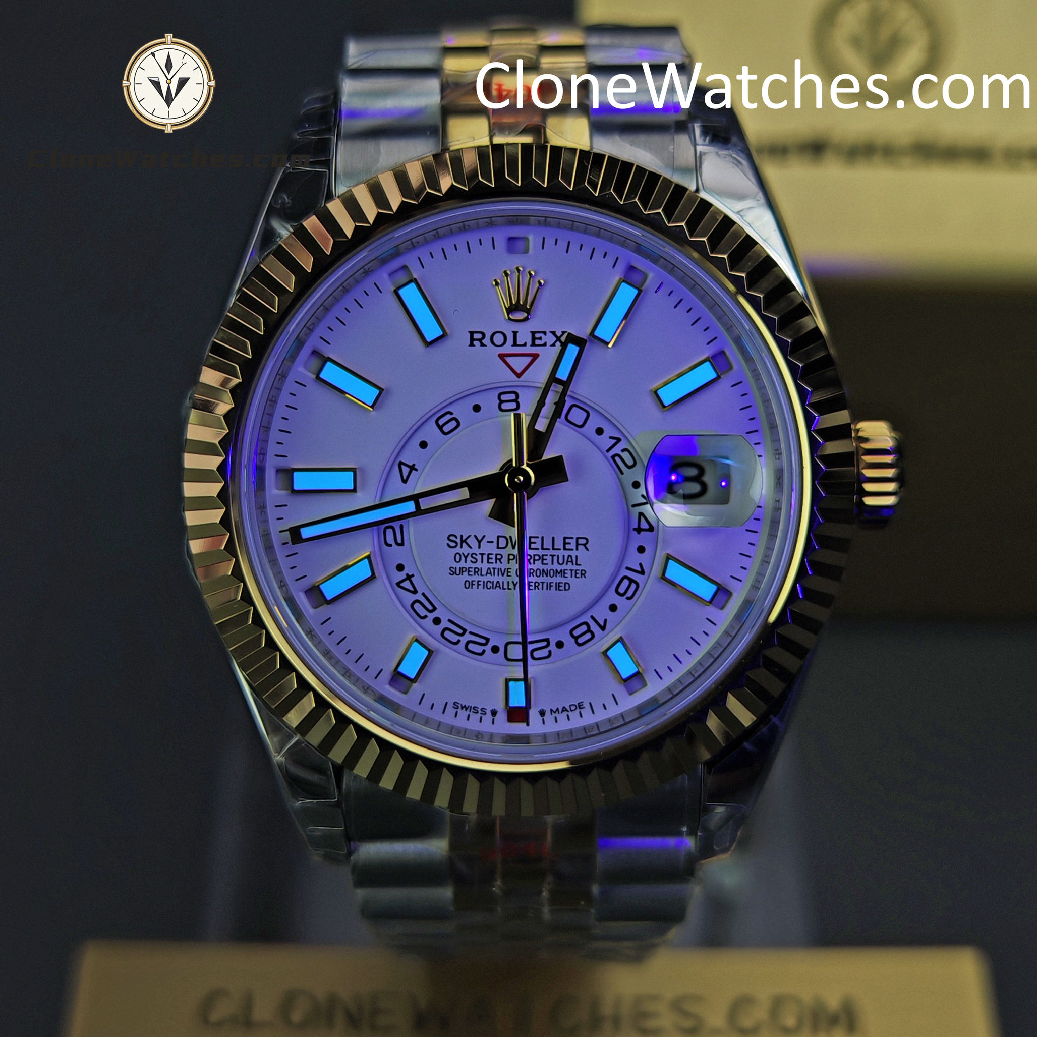 Rolex Super Clone Watches 1:1 Sky Dweller White Dial Jubilee m336933-0006 42MM