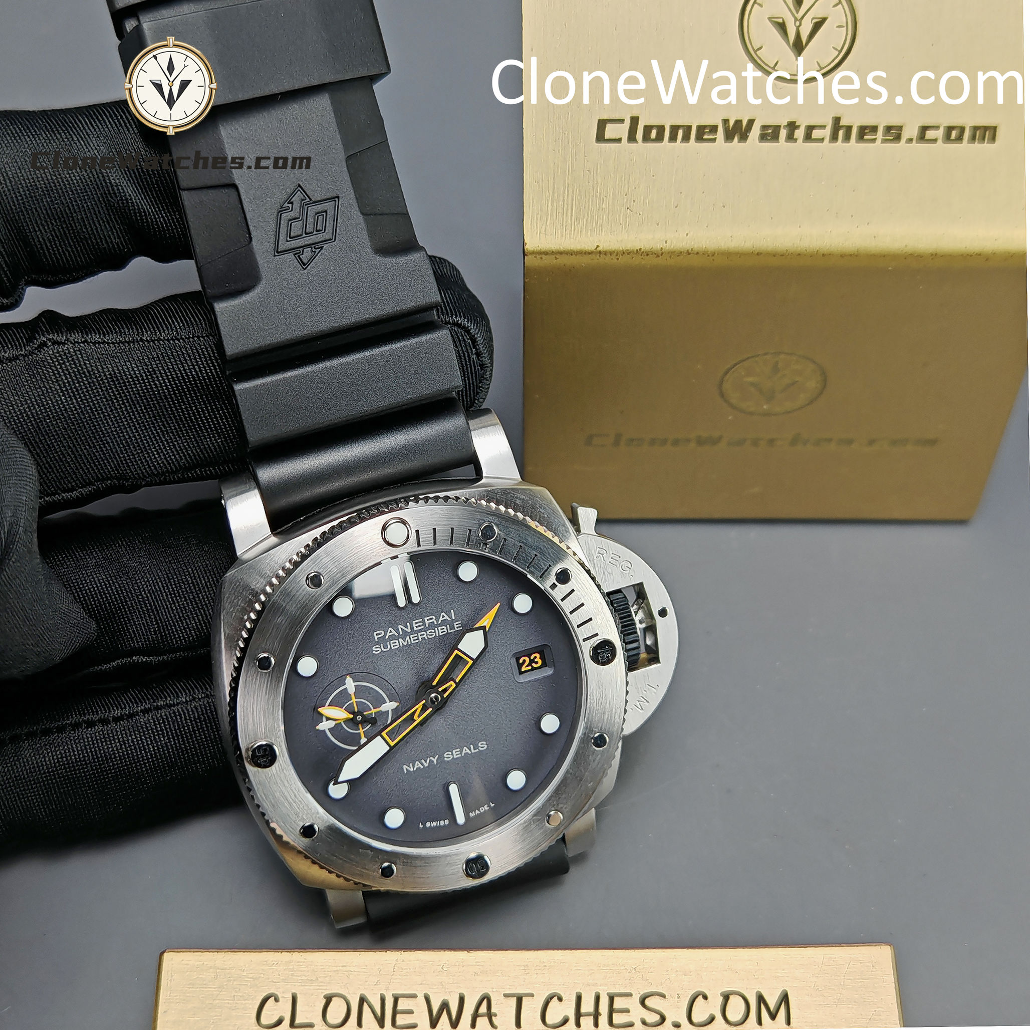 Panerai Super Clone Watches 1:1 Submersible GMT Navy SEALs PAM01323 Gradient Gray dial