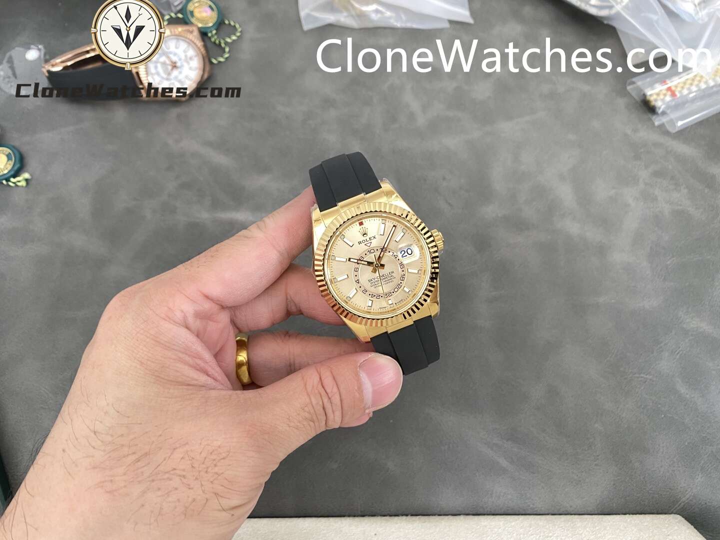 Rolex Super Clone Watch 1:1 Sky Dweller Gold Dial M326238-0007 42MM Rubber Strap