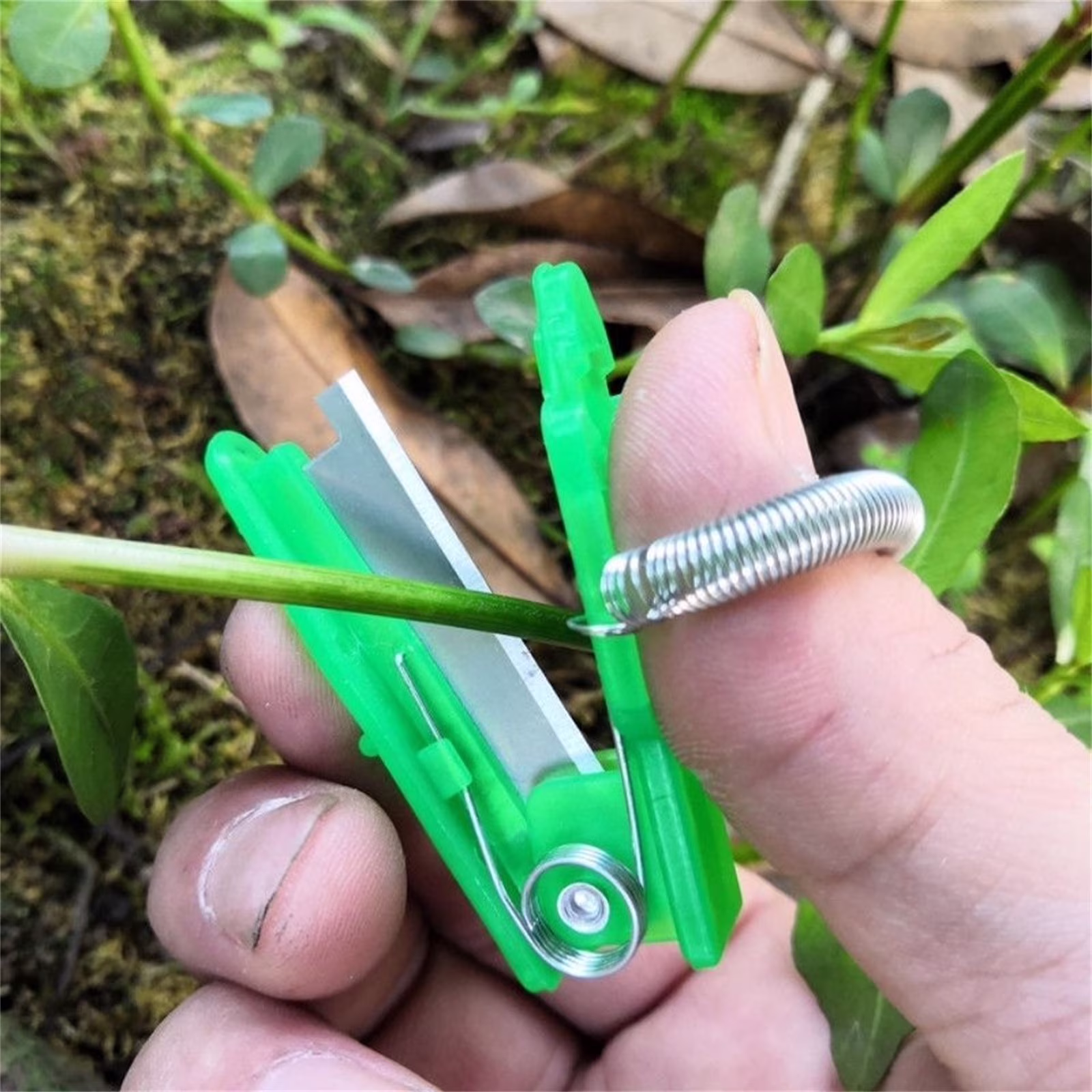 Thumb Garden Pruning Shears Trims Small Branches Deadheads Flowers and Harvests Herbs for Home Gardening Tasks