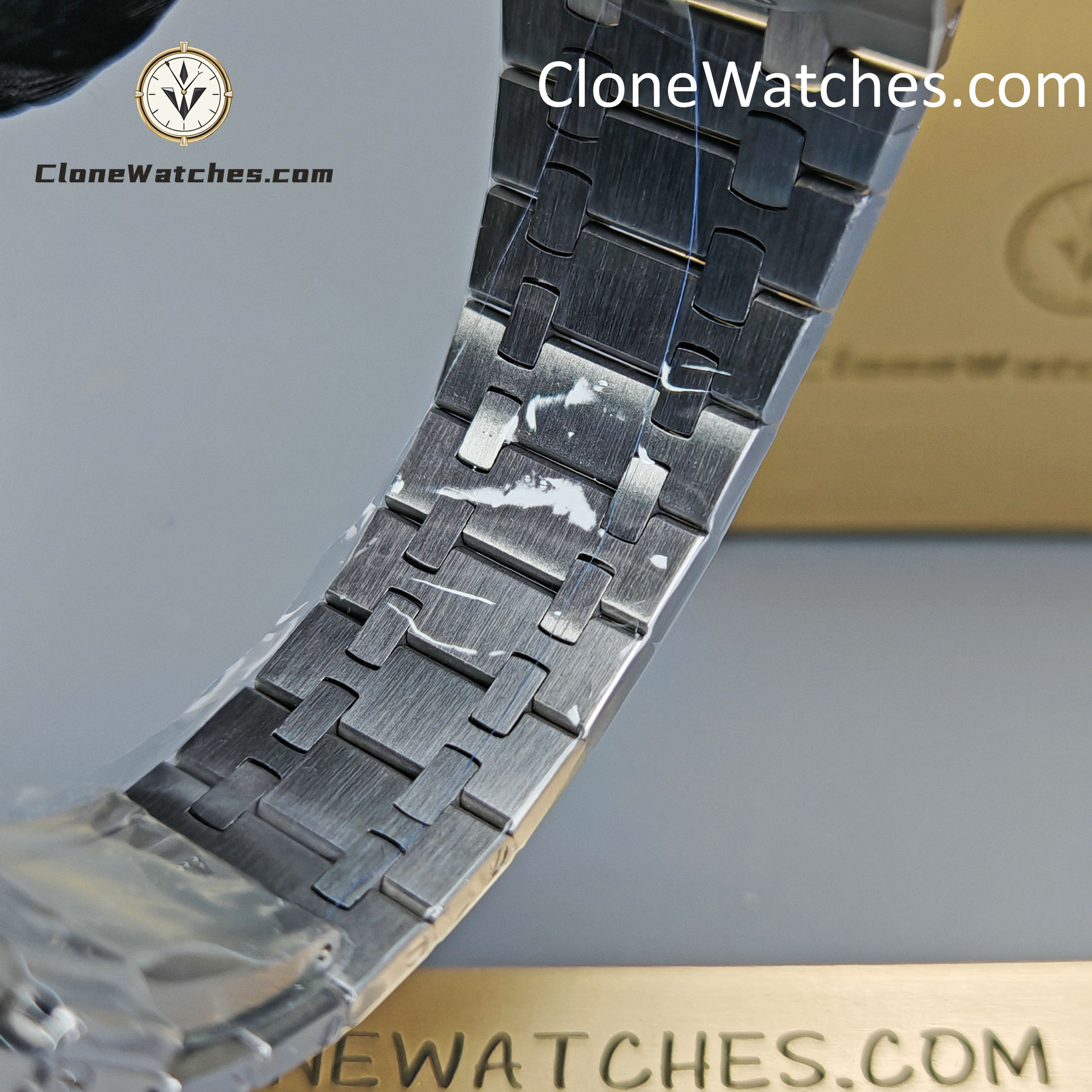 Audemars Piguet Super Clone Watches 1:1 Royal Oak White Dial 26240 Selfwinding Chronograph