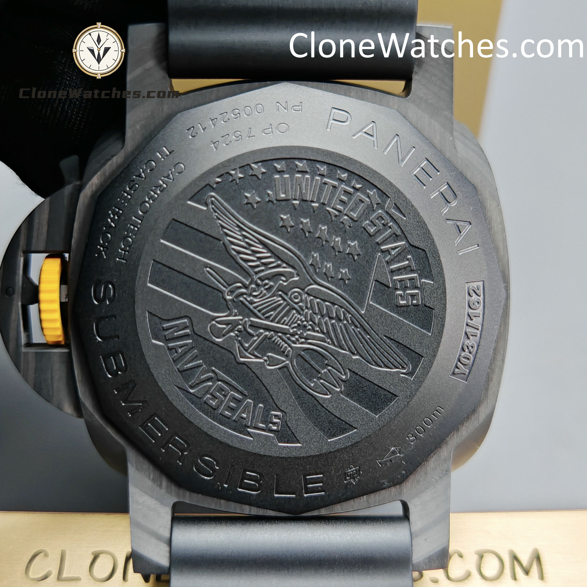 Panerai Super Clone Watches 1:1 Submersible GMT CarbotechTM PAM01324 44mm