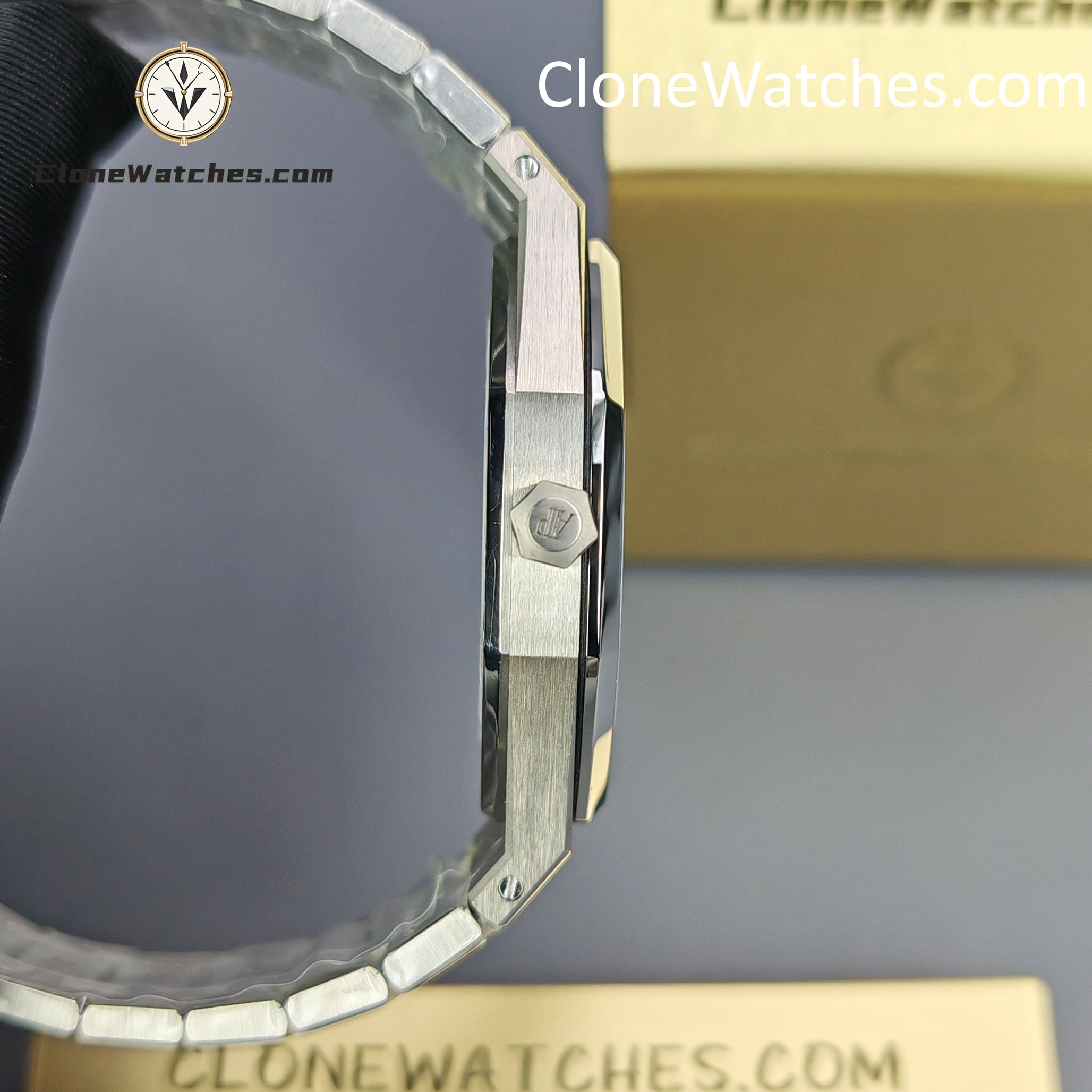Audemars Piguet Super Clone Watches 1:1 Royal Oak “Jumbo” 15202IP Blue Dial