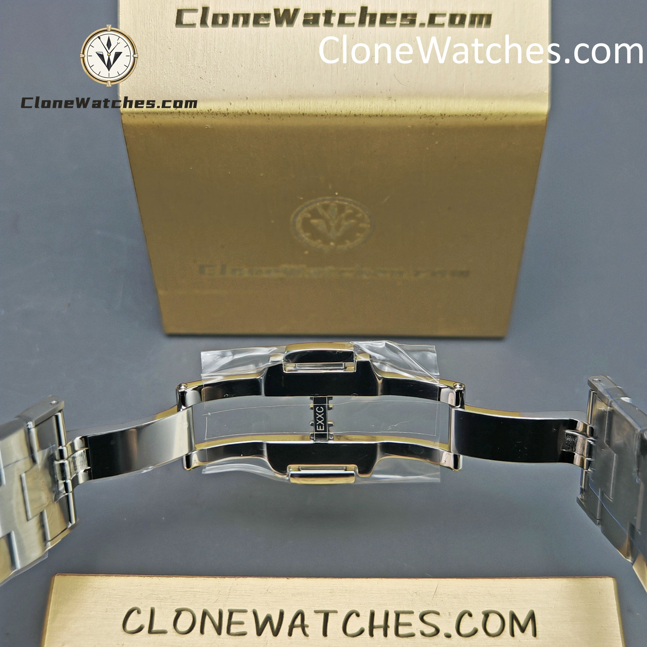 Vacheron Constantin Super Clone Watches 1:1 Overseas Dual Time 7920V/210A-B334 Blue Dial