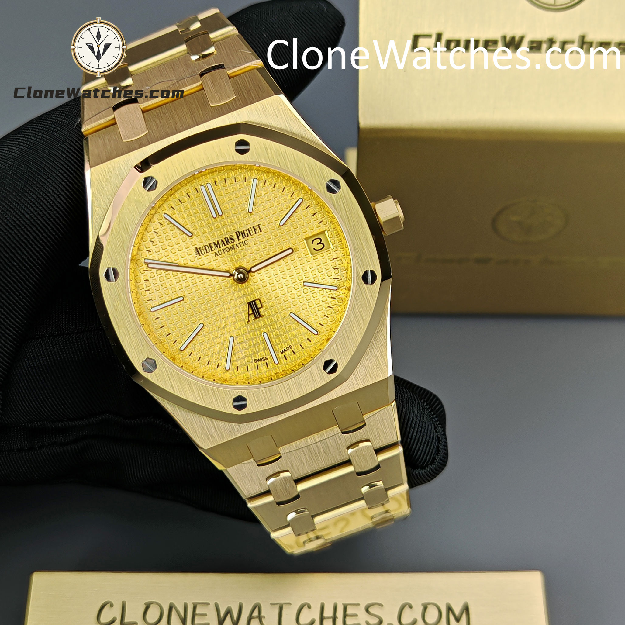 Audemars Piguet Super Clone Watches 1:1 Royal Oak “Jumbo” Extra-Thin Gold Dial 15202BA 39mm