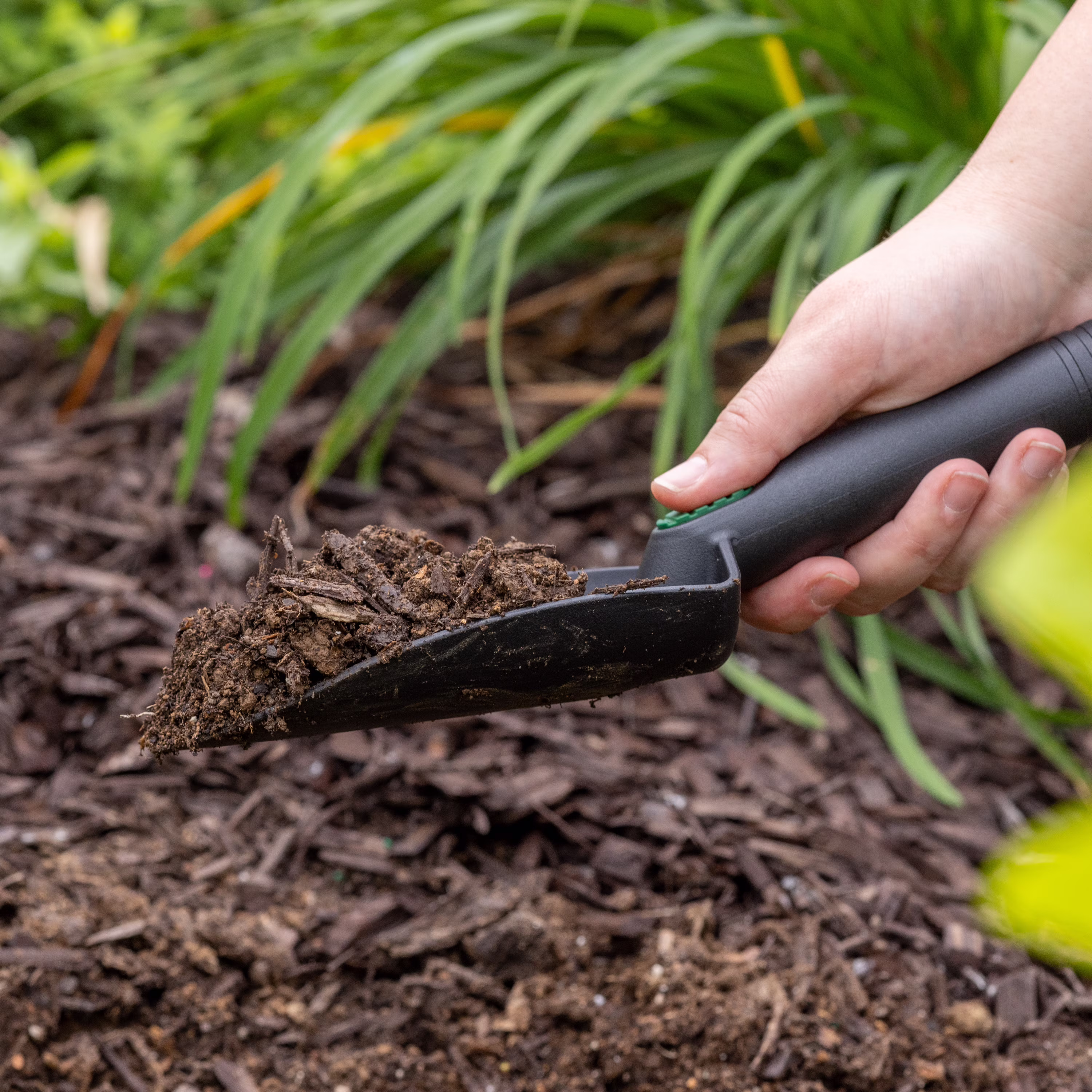 Expert Gardener Poly Plastic Landscape and Gardening Trowel