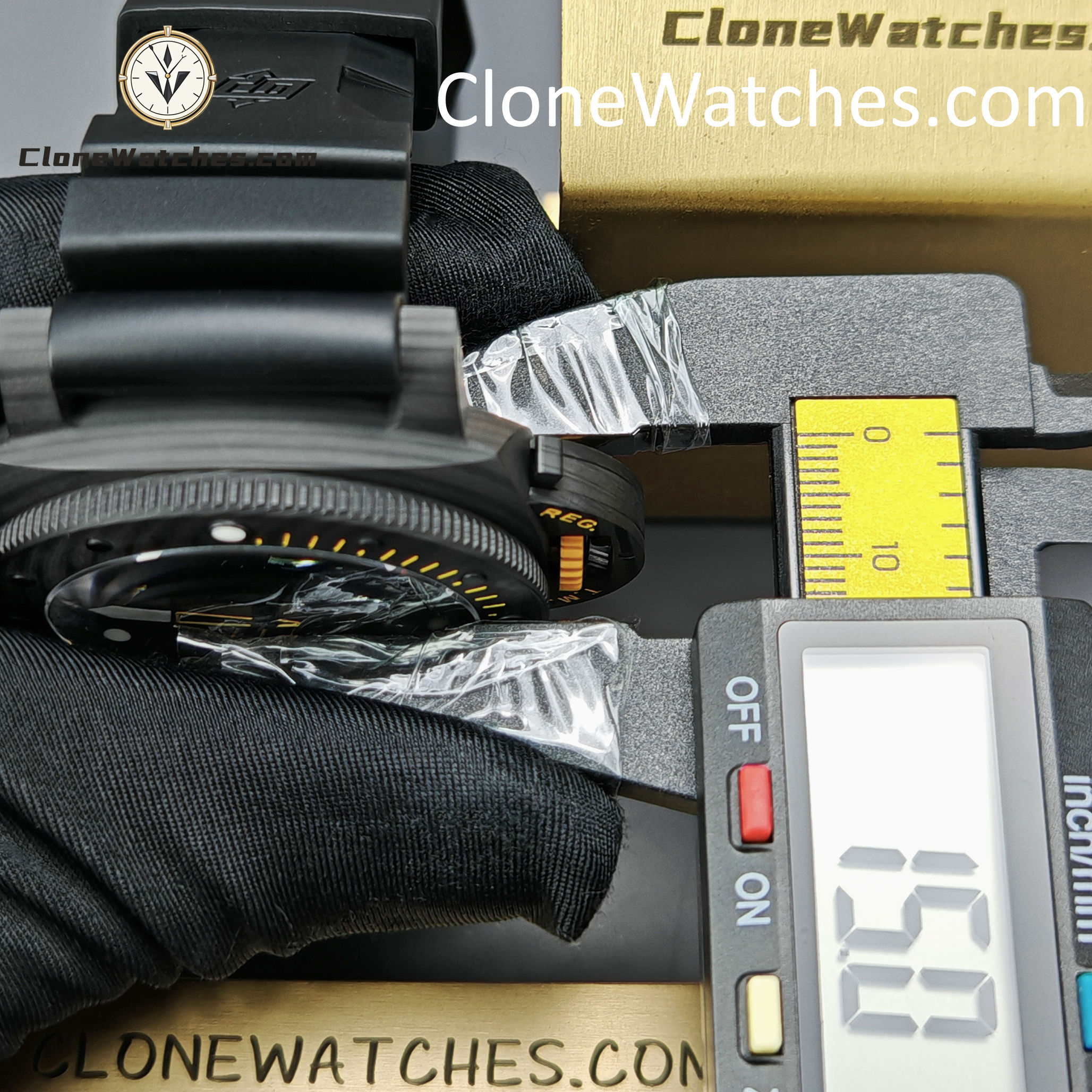 Panerai Super Clone Watches 1:1 Submersible GMT CarbotechTM PAM01324 44mm