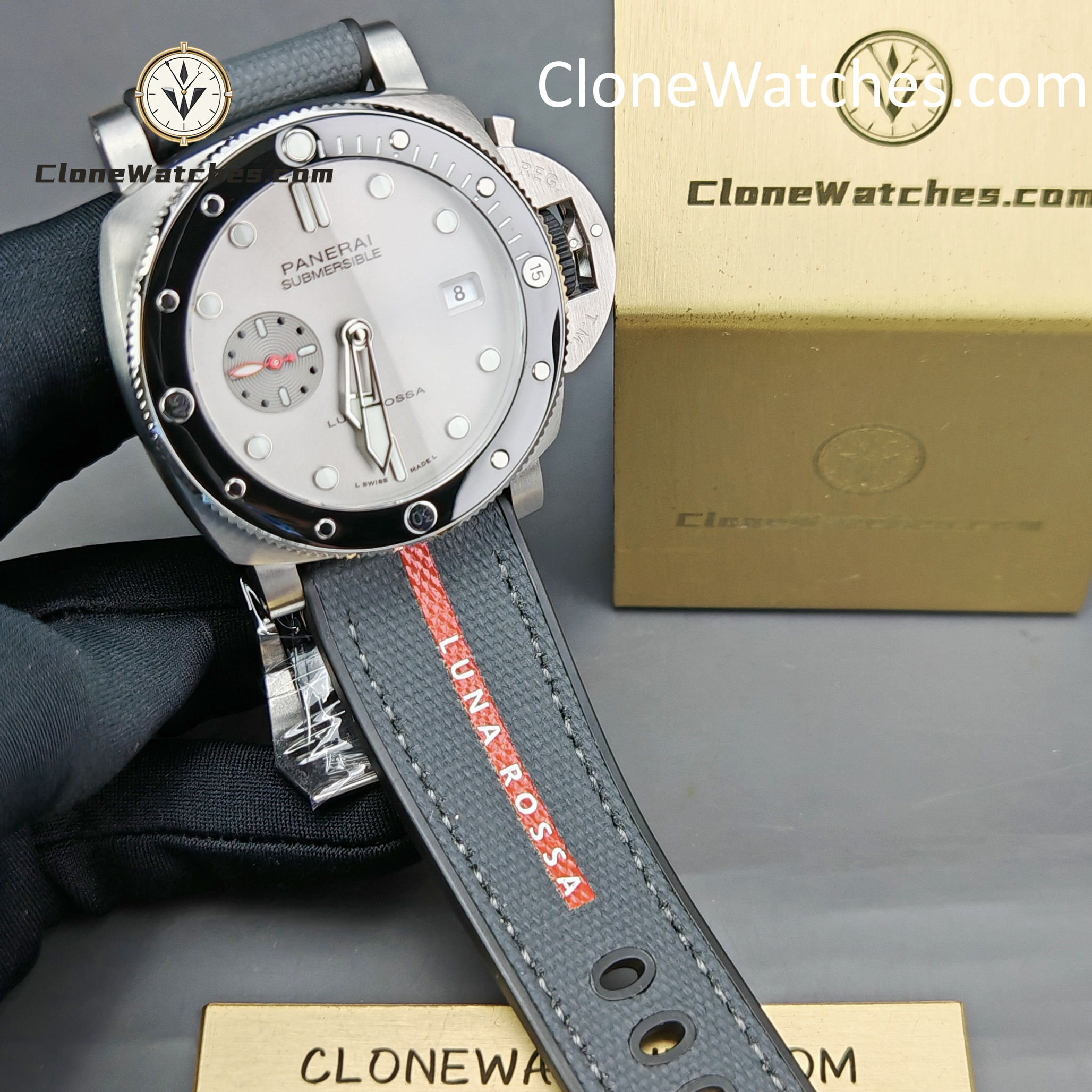 Panerai Super Clone Watches 1:1 Submersible QuarantaQuattro Luna Rossa PAM01681 44mm