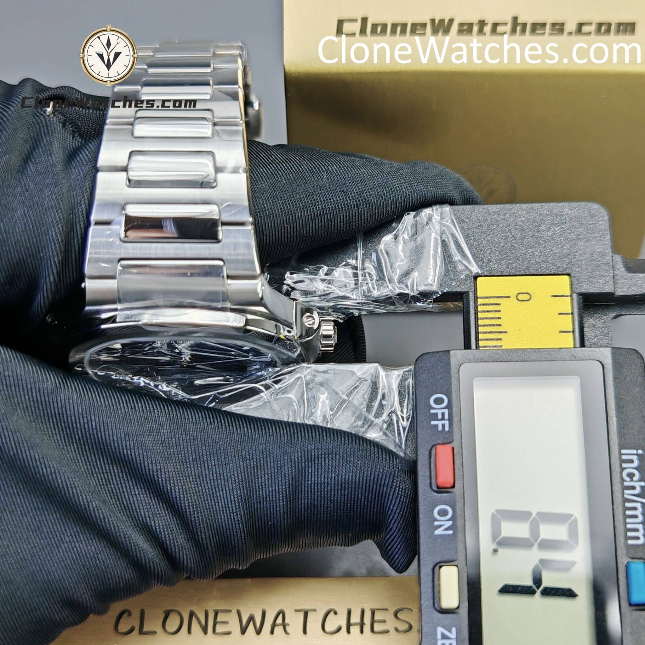 Patek Philippe Super Clone Watches 1:1 Nautilus Blue Dial 7118/1A 35.2 mm