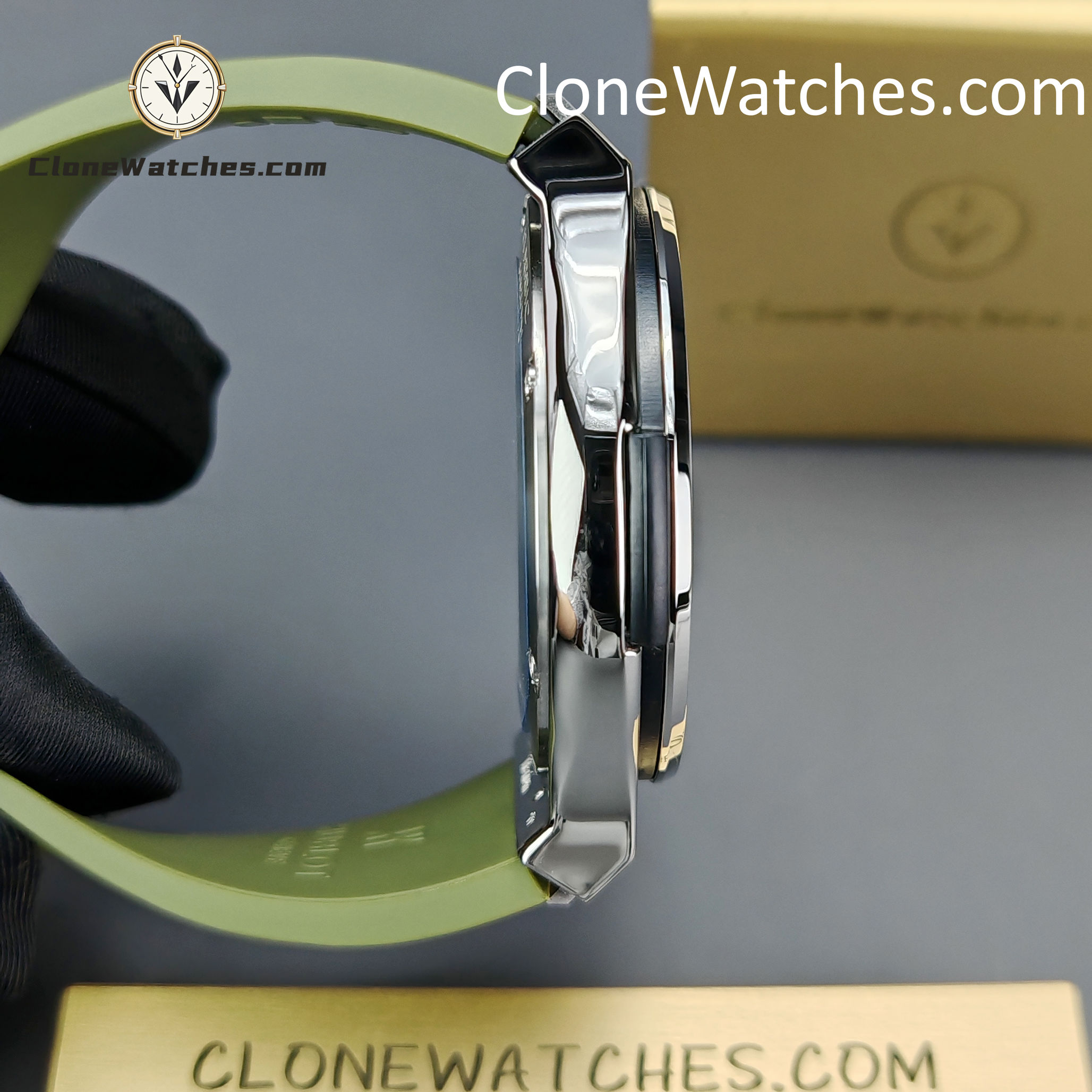 Hublot Super Clone Watches 1:1 Classic Fusion Green 42MM 542.NX.8970.RX