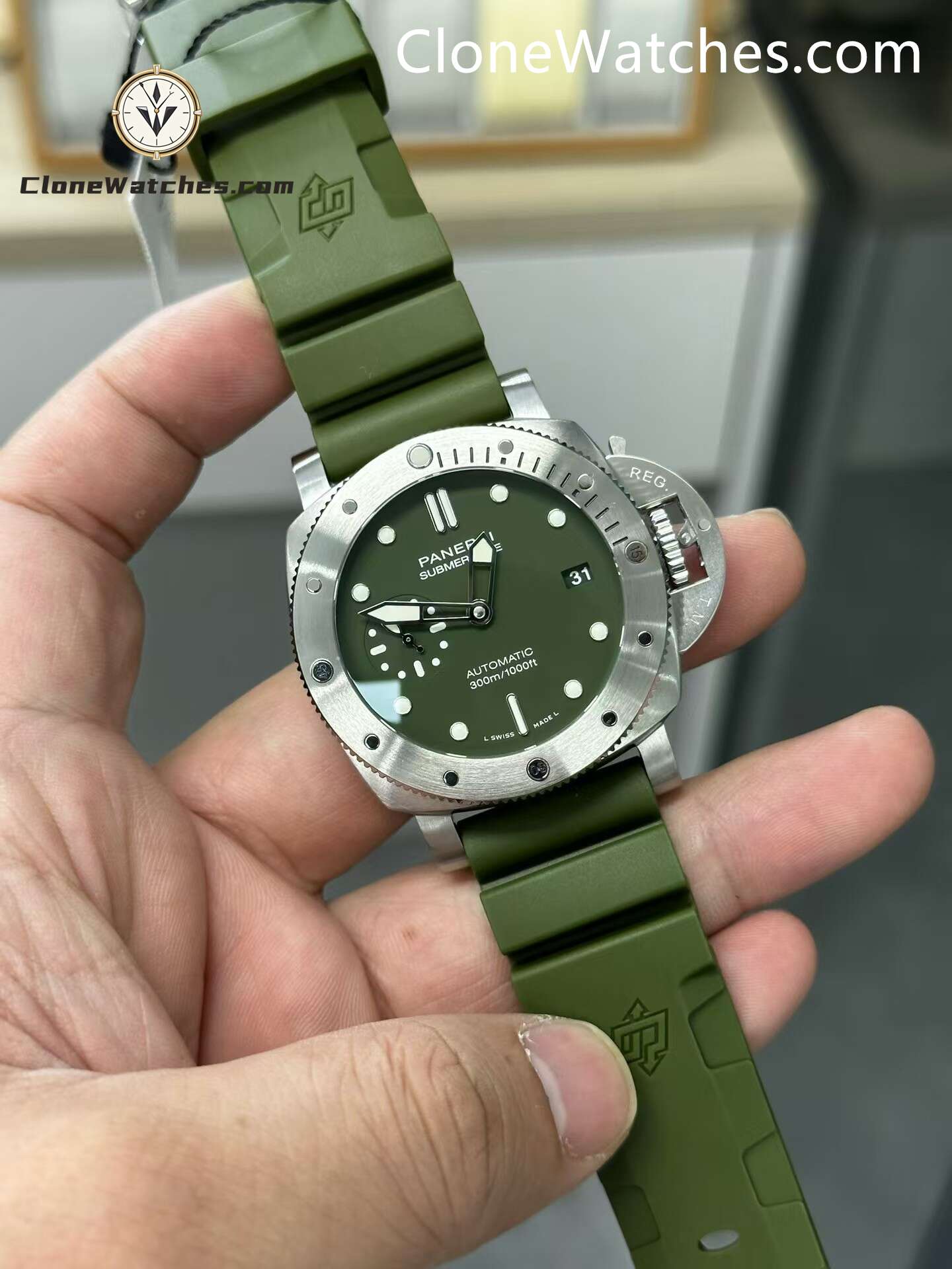 Panerai Super Clone Watches 1:1 Submersible Verde Militare PAM1055