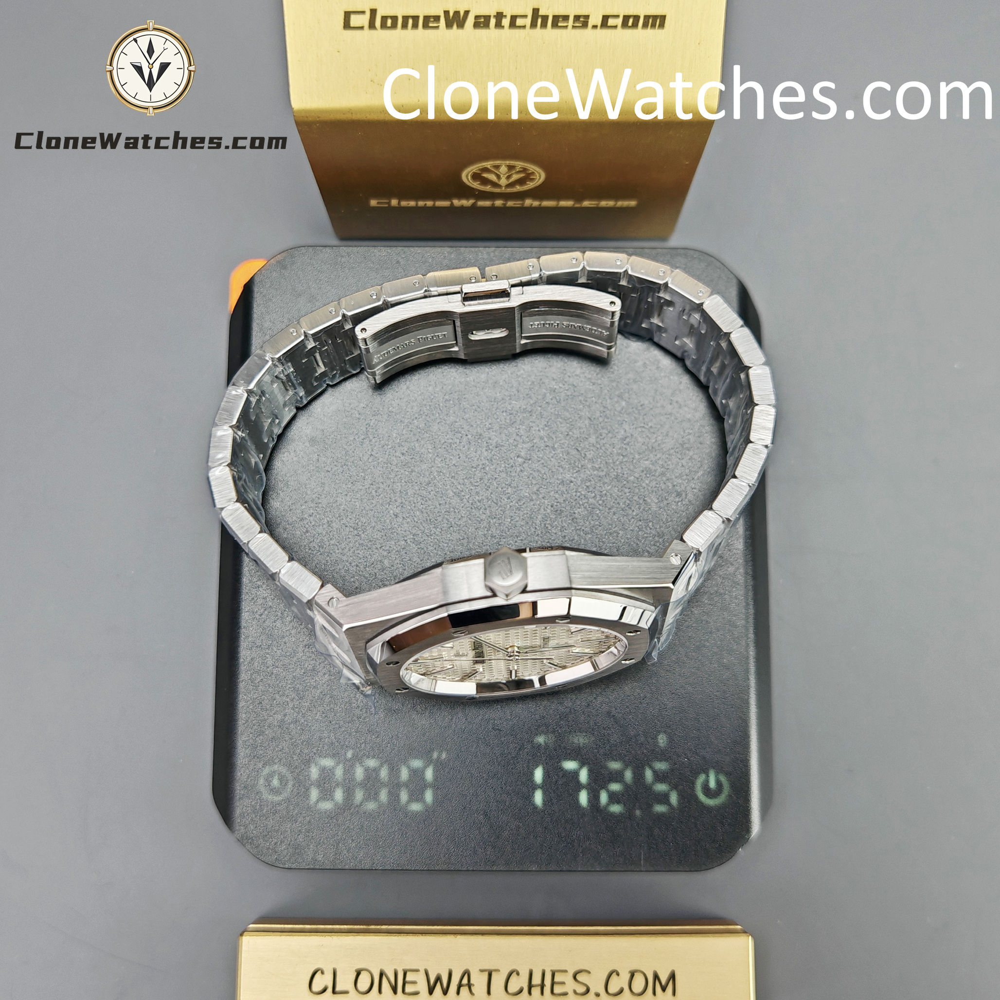 Audemars Piguet Super Clone Watches 1:1 Royal Oak 15400 White Dial