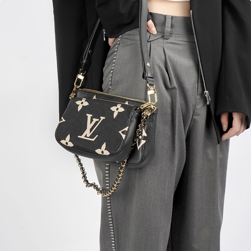 LOUIS VUITTON Multi Pochette Shoulder bag