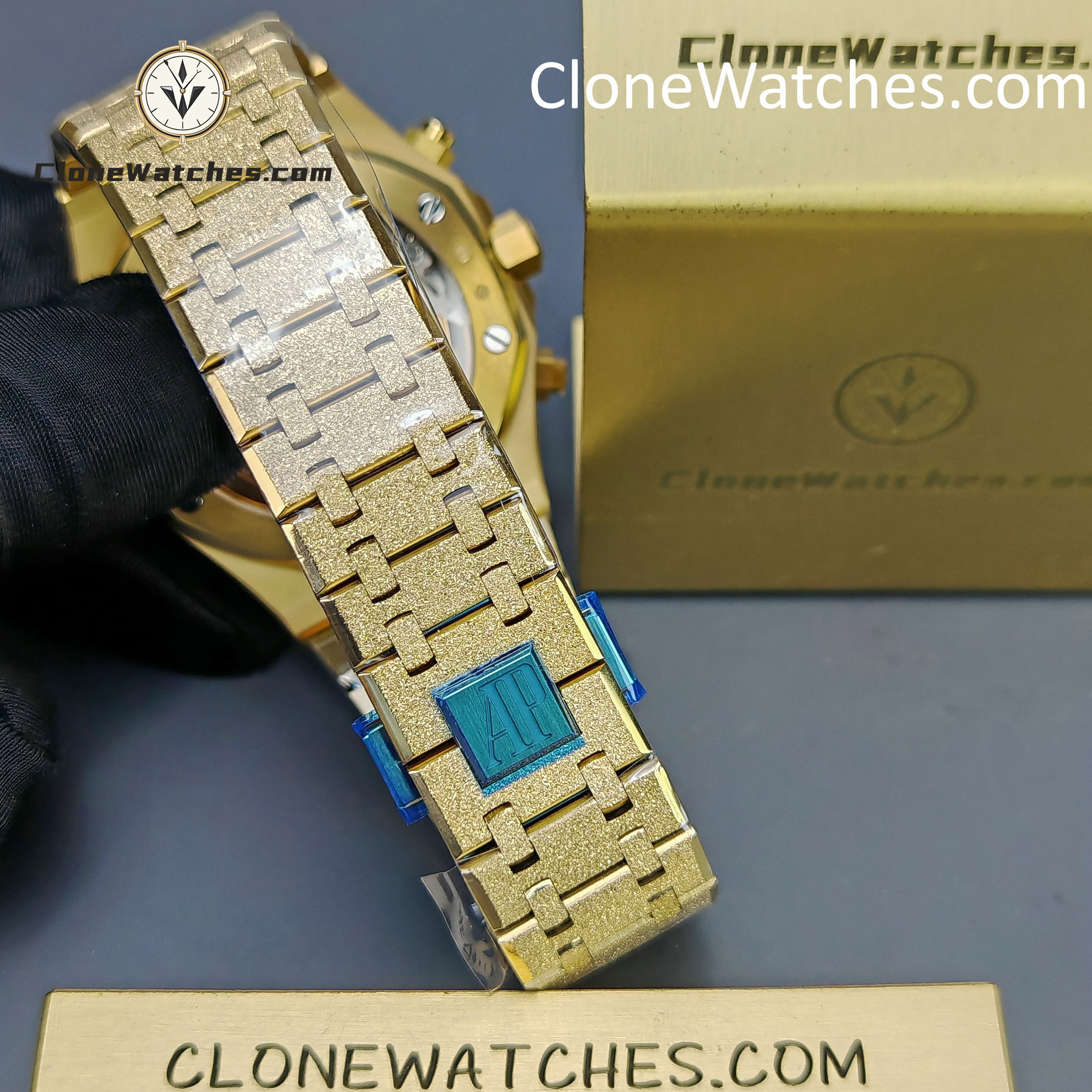 Audemars Piguet Super Clone Watches 1:1 Royal Oak Gold Dial 26240BA Selfwinding Chronograph