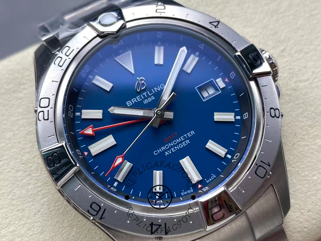 Breitling Avenger Automatic GMT A32320101C1A1 44mm Replica