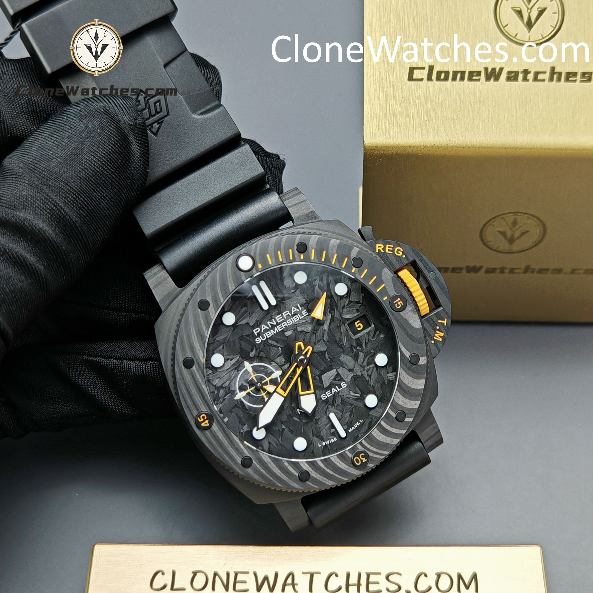 Panerai Super Clone Watches 1:1 Submersible GMT CarbotechTM PAM01324 44mm